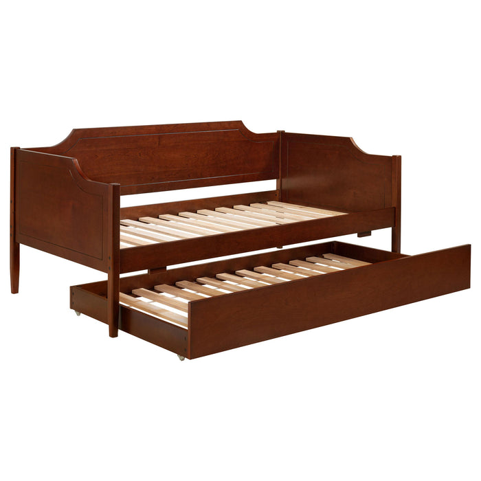 Redding Daybeds
