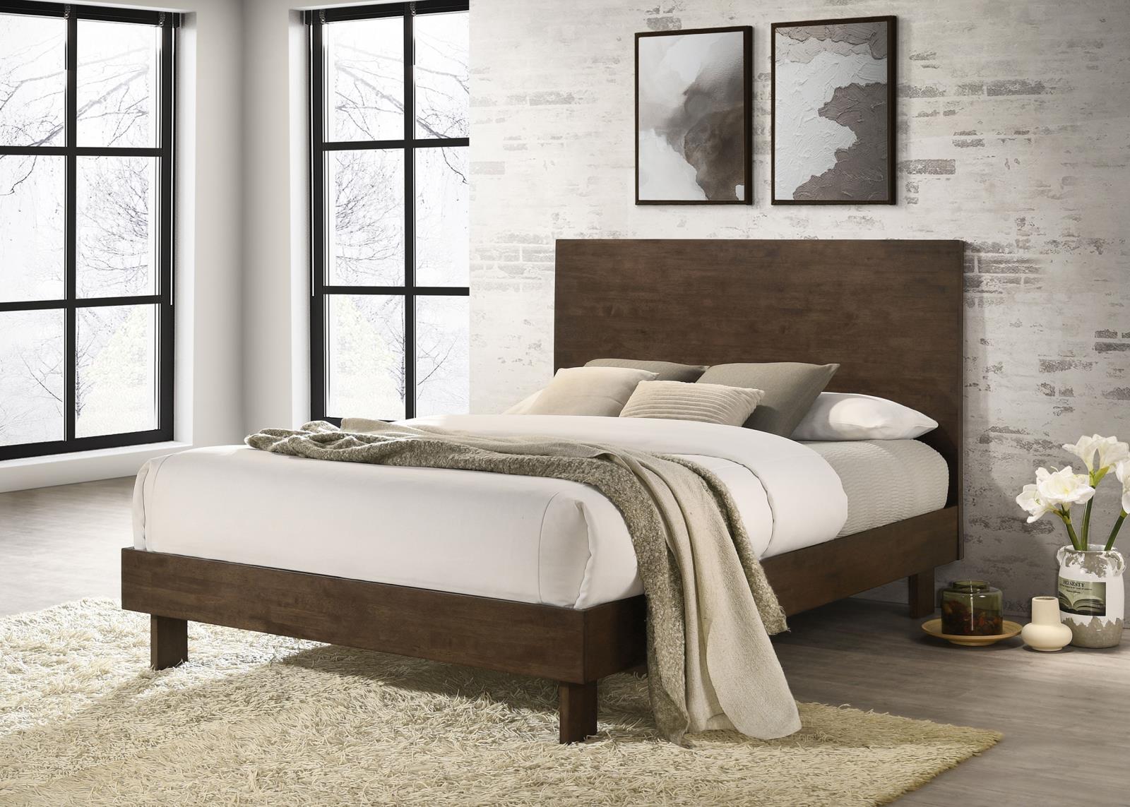 Glenwood 48-inch Queen Platform Panel Bed Warm Brown - Image 2