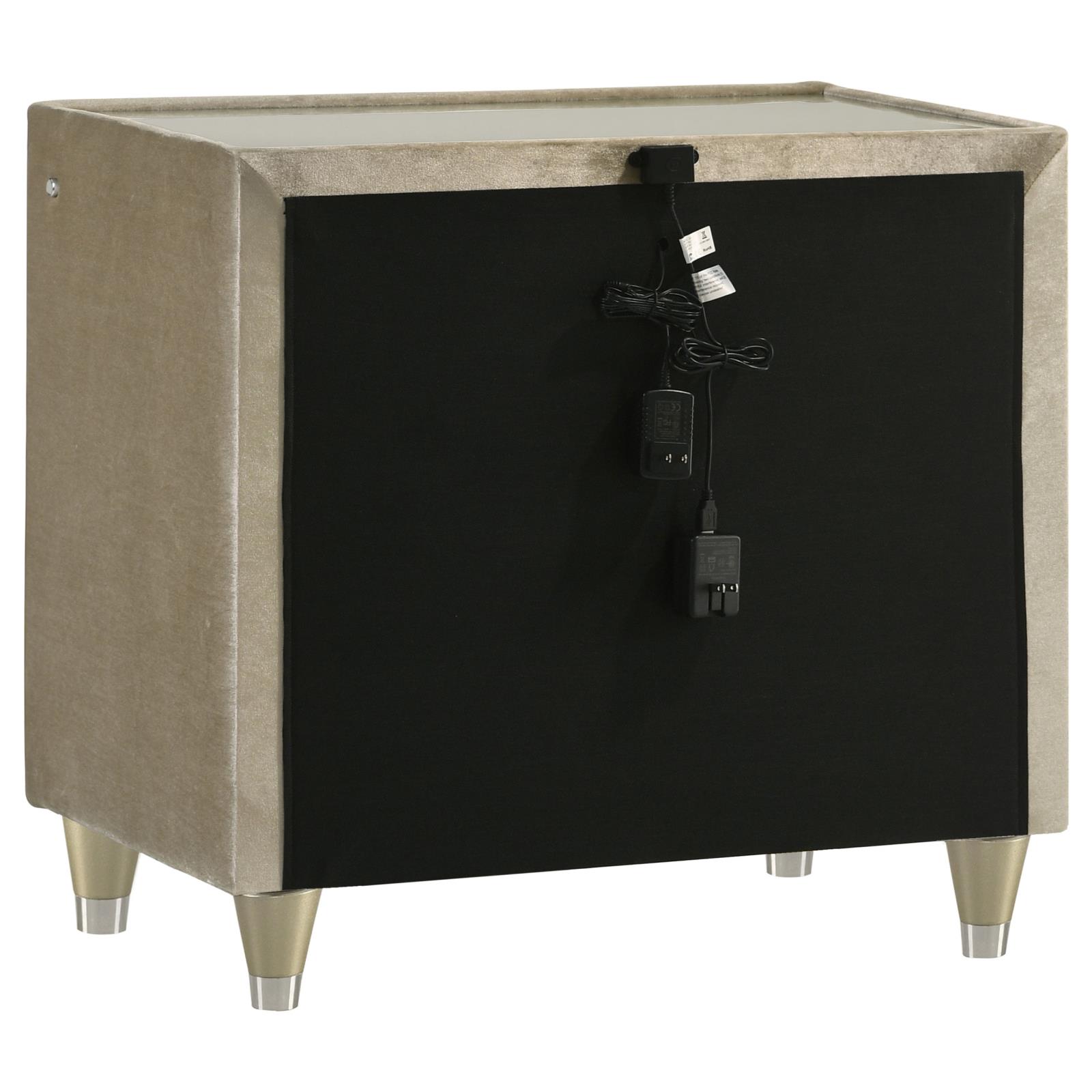 Lorient 5-piece California King Bedroom Set Ivory and Camel - Image 6