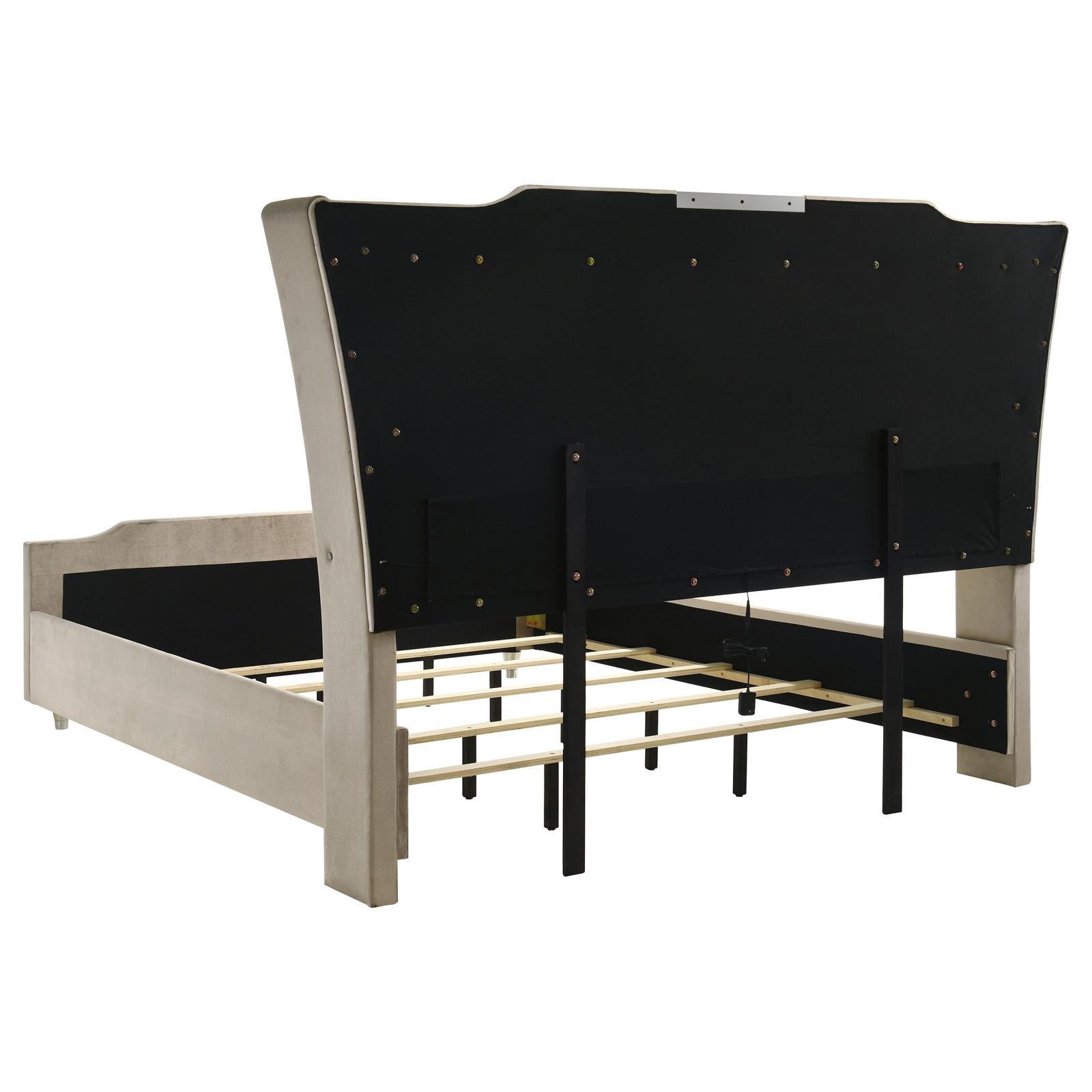 Lorient 5-piece California King Bedroom Set Ivory and Camel - Image 4