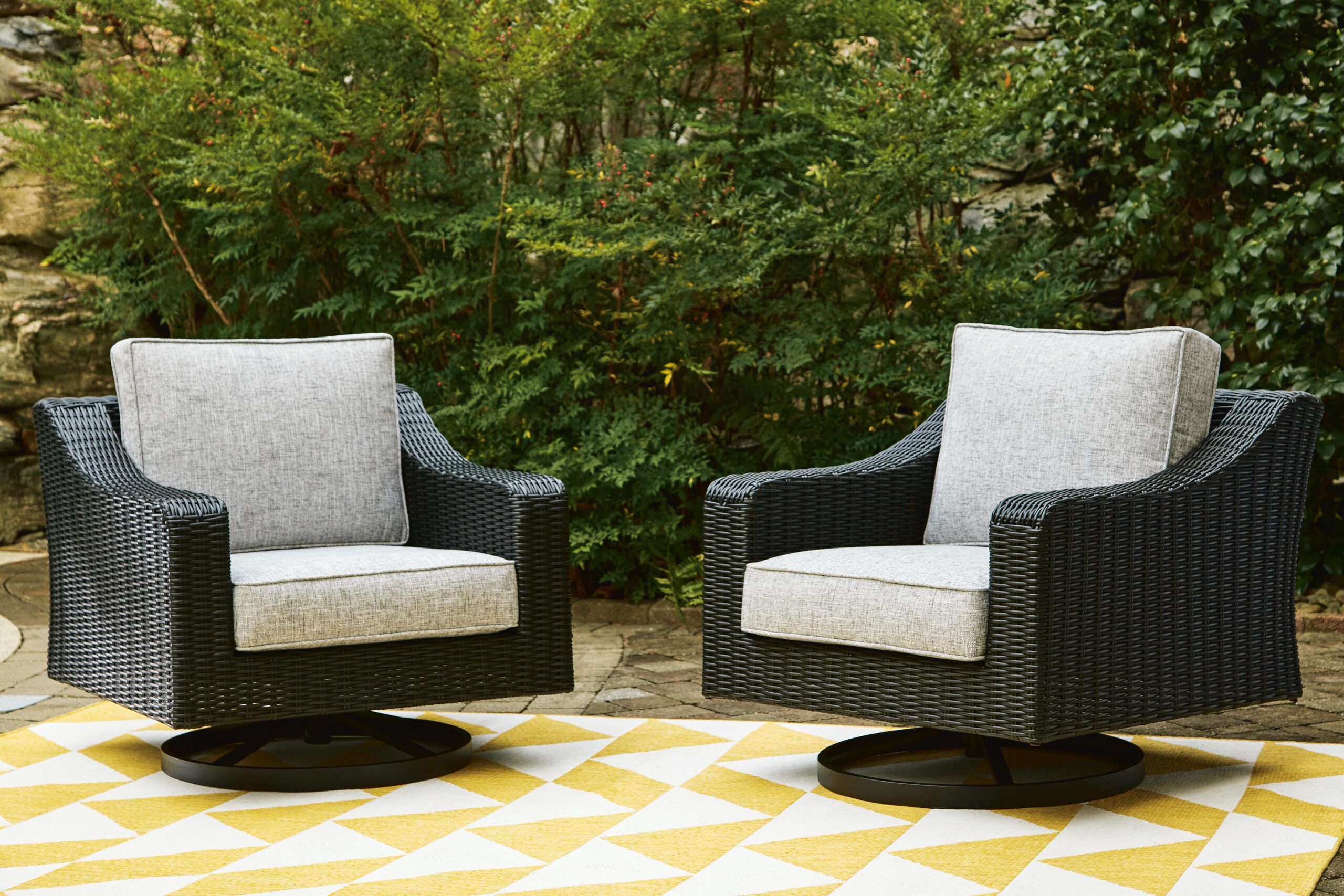 Beachcroft - Swivel Lounge Chair - Image 8