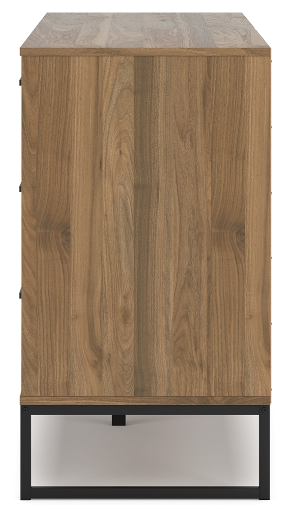 Deanlow - Six Drawer Dresser - Honey - Image 7