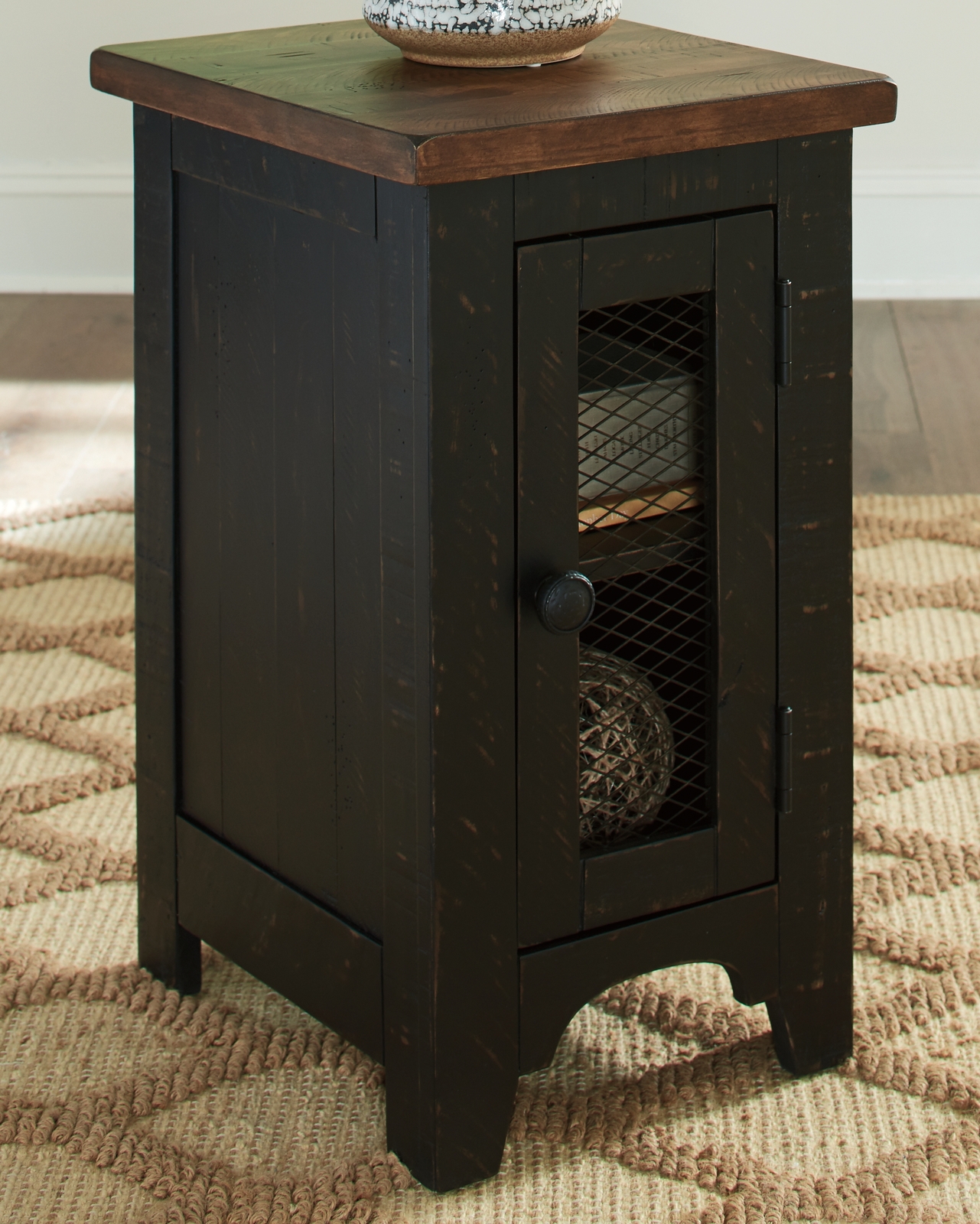 Valebeck - Chair Side End Table - Black / Brown - Image 2