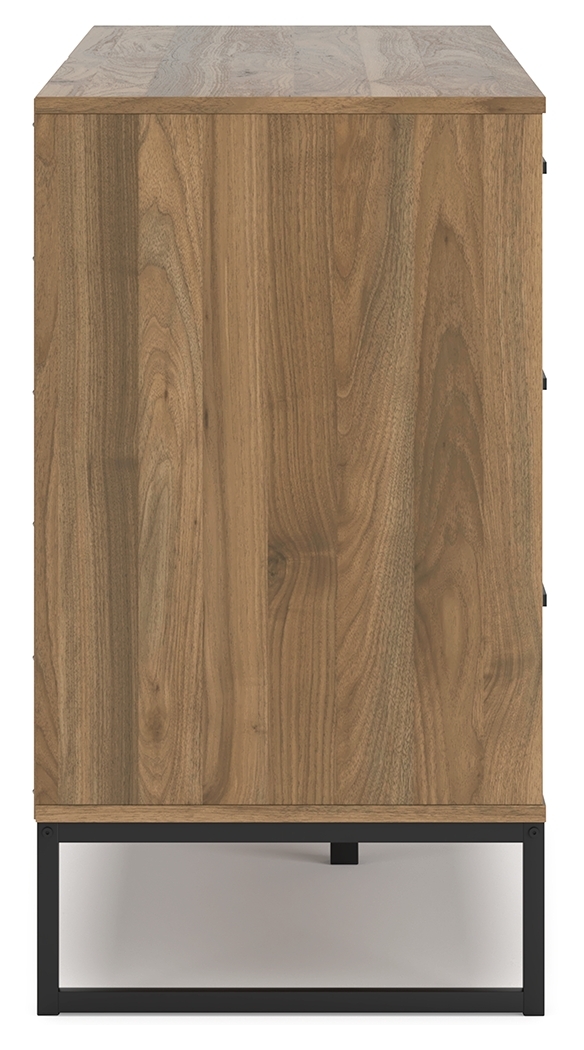 Deanlow - Six Drawer Dresser - Honey - Image 8