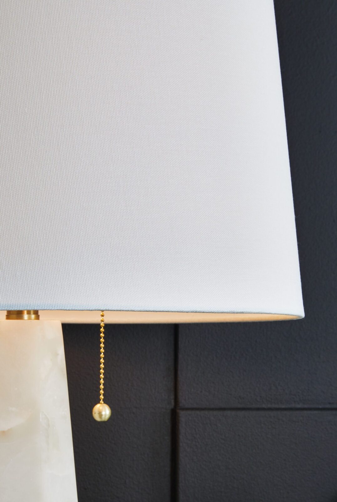 Laurellen - Alabaster Table Lamp - White - Image 3