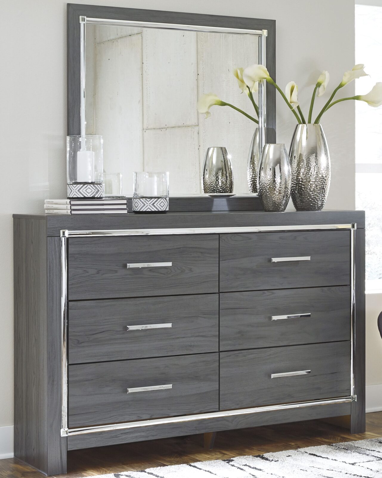 Lodanna - Panel Bedroom Set - Image 5