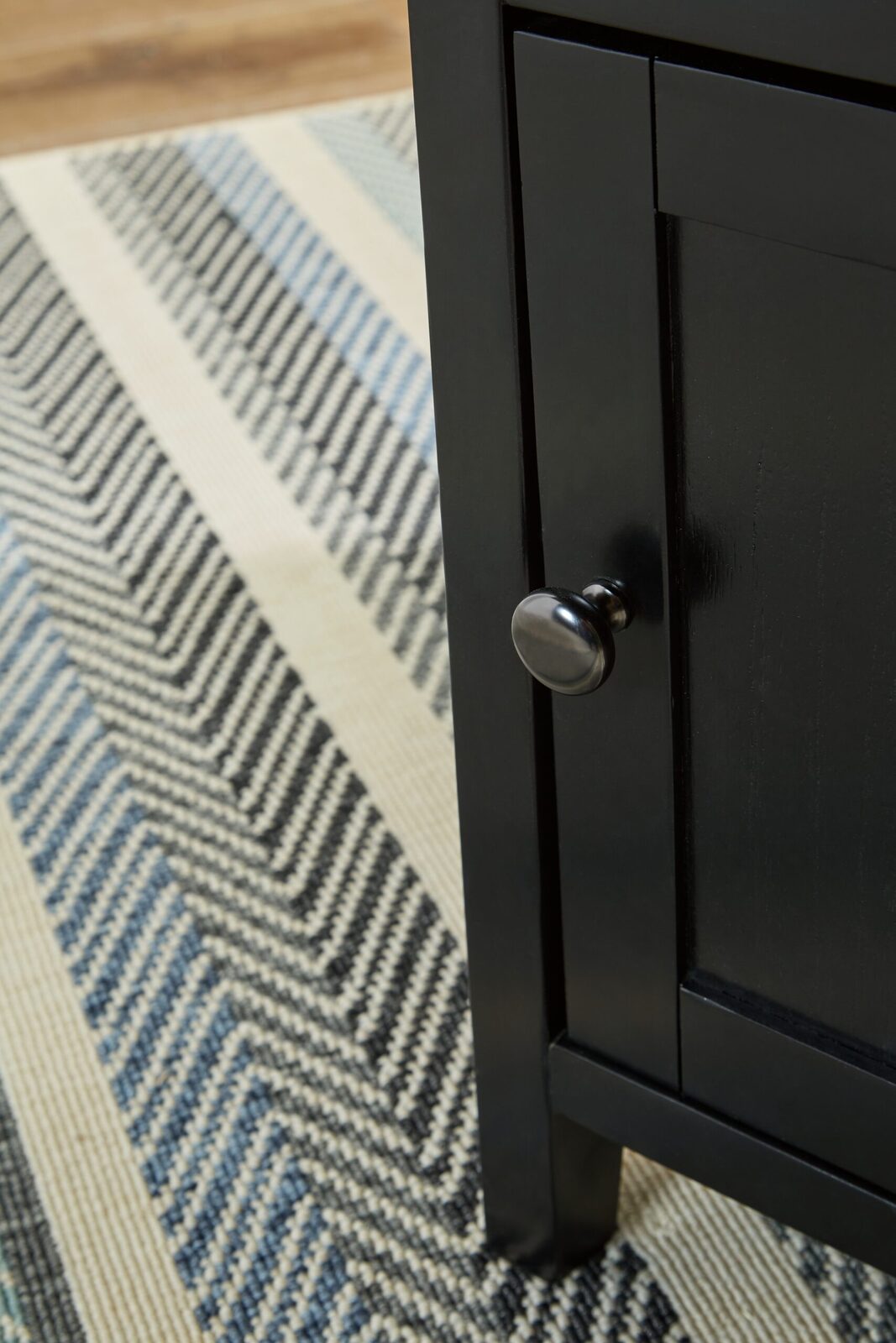 Treytown - Chair Side End Table - Image 13