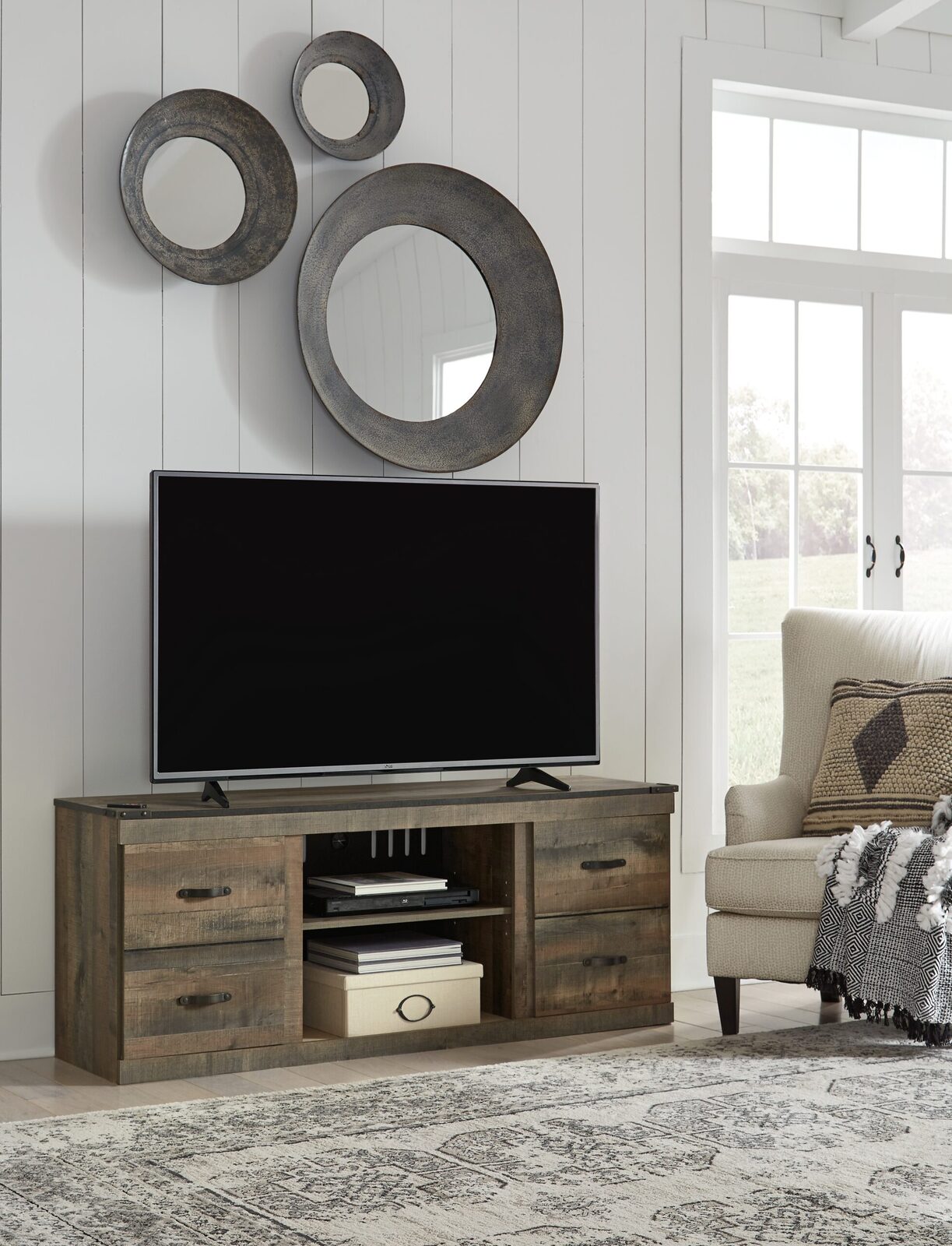 Trinell - TV Stand - Image 2