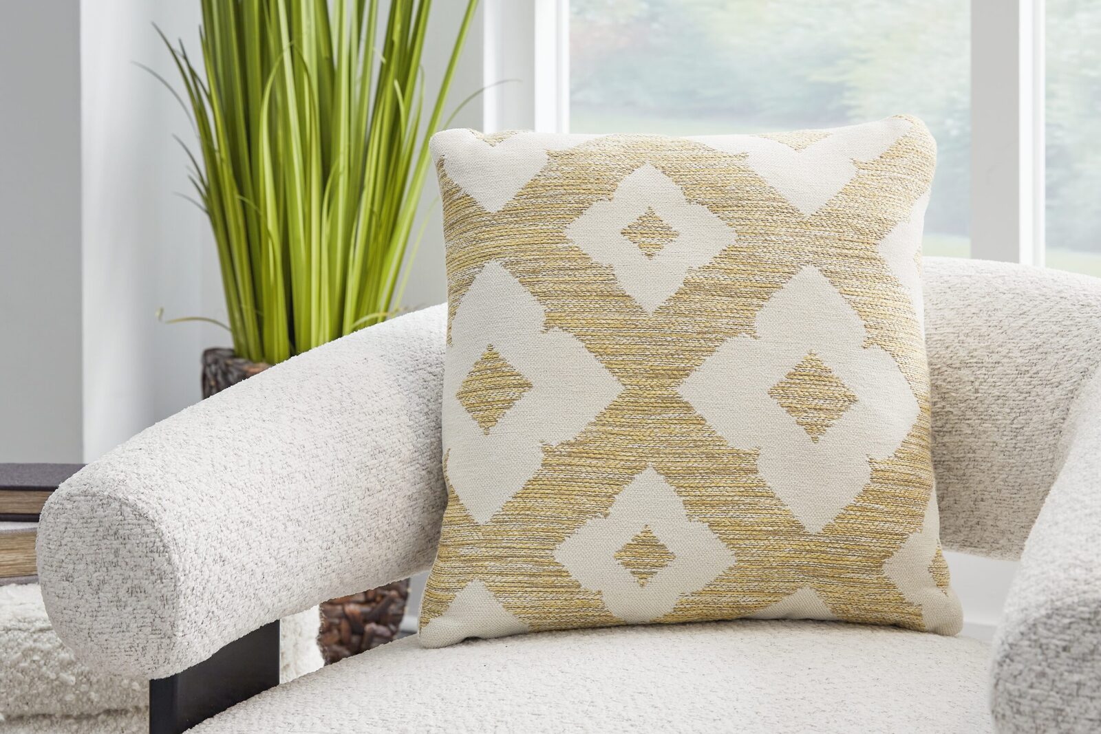 Brockner Next-Gen Nuvella - Pillow - Image 2