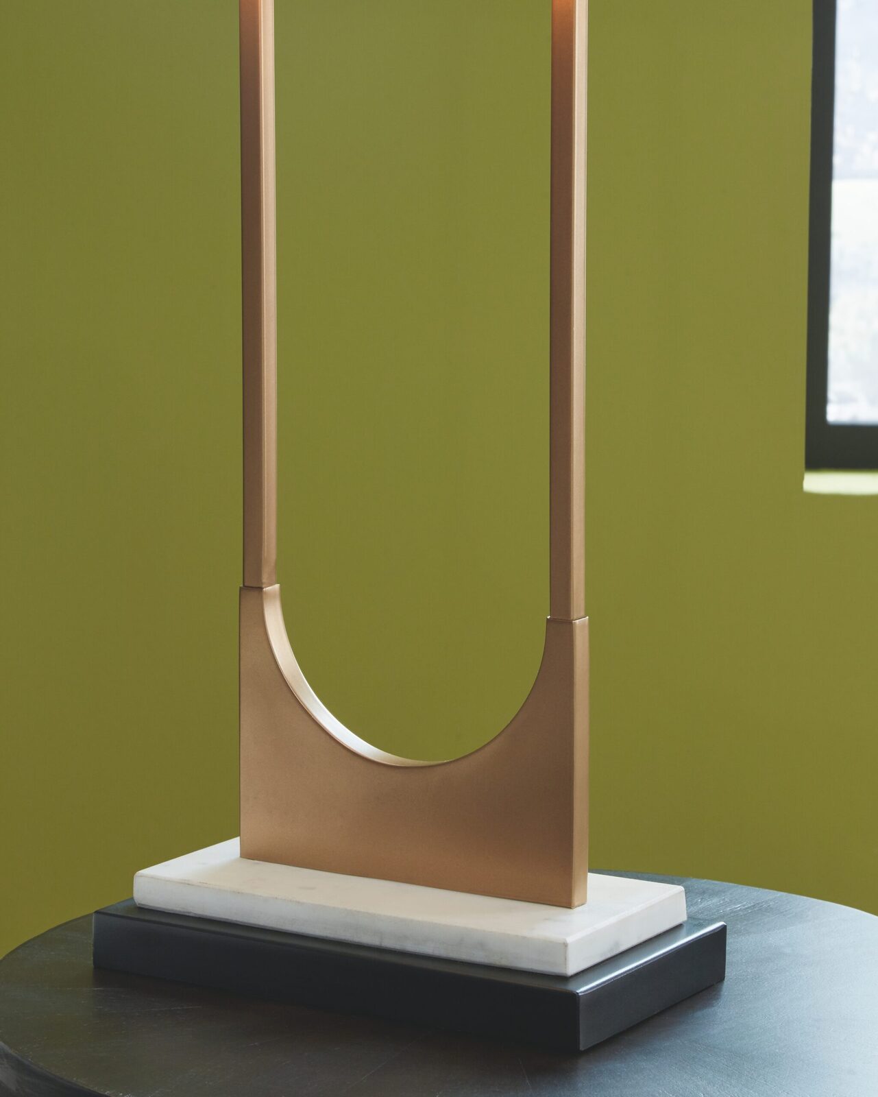 Malana - Metal Table Lamp - Brass Finish - Image 4