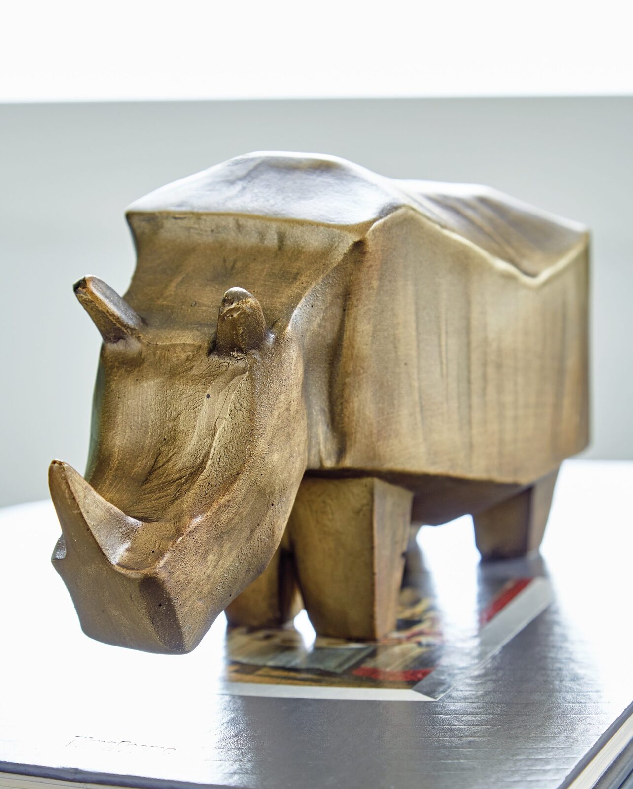 Gentwell - Sculpture - Antique Gold Finish - Image 4