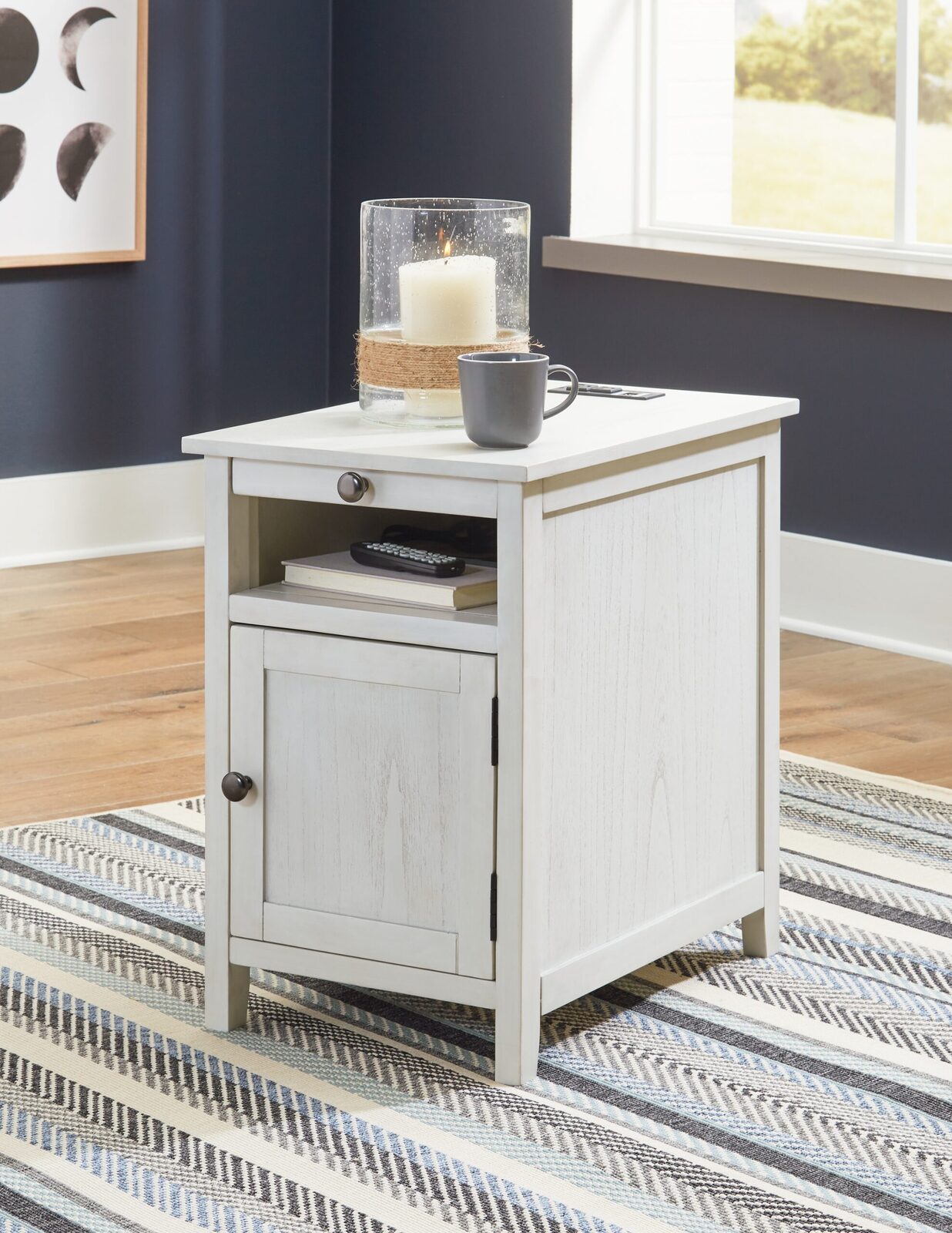 Treytown - Chair Side End Table - Image 16