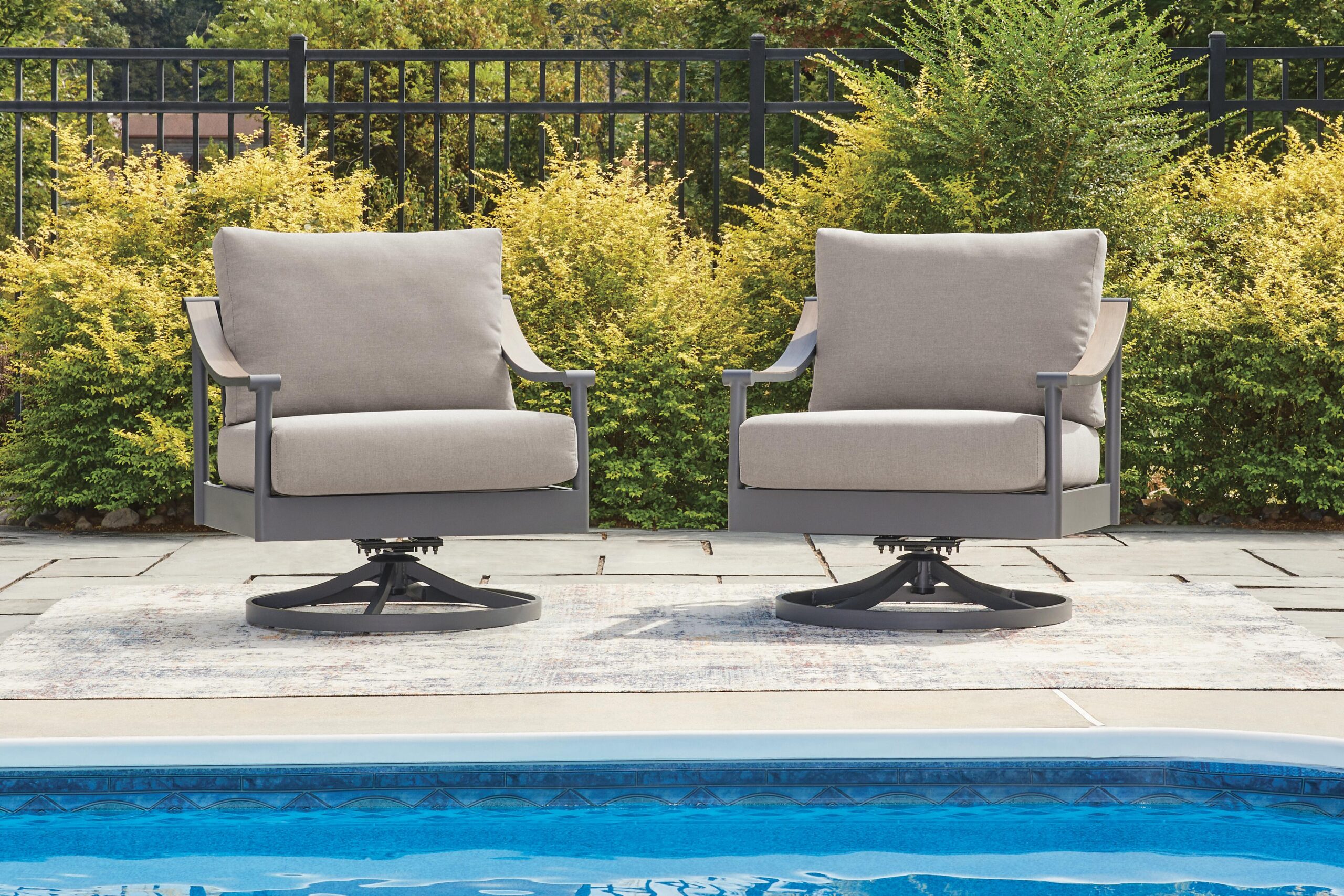 Ocean Beach - Swivel Lounge With Cushion - Gray - Image 2