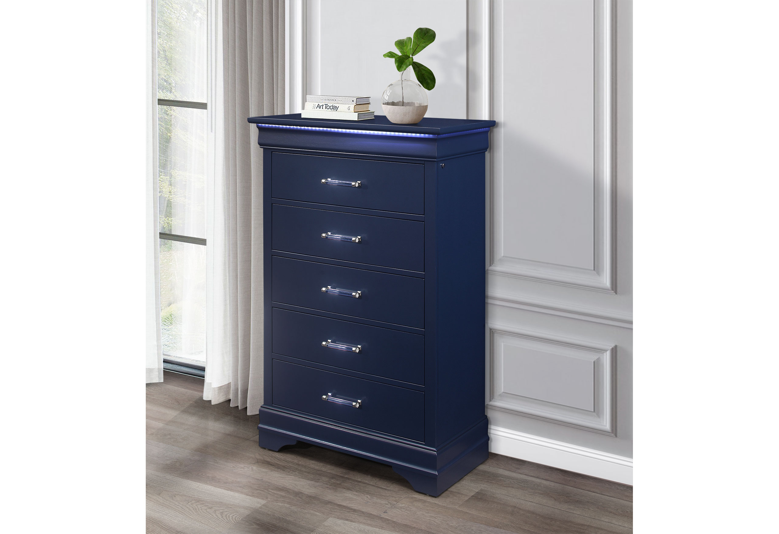 Charlie - Chest With LED