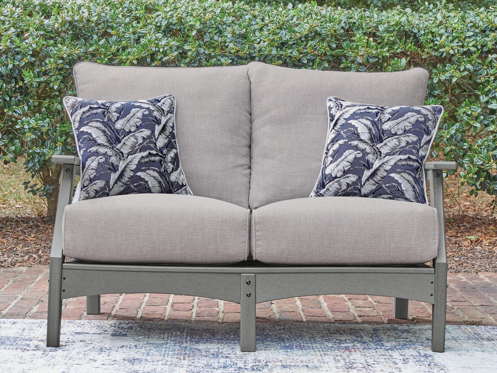 Cove Beach - Loveseat With Cushion - Gray - Image 2