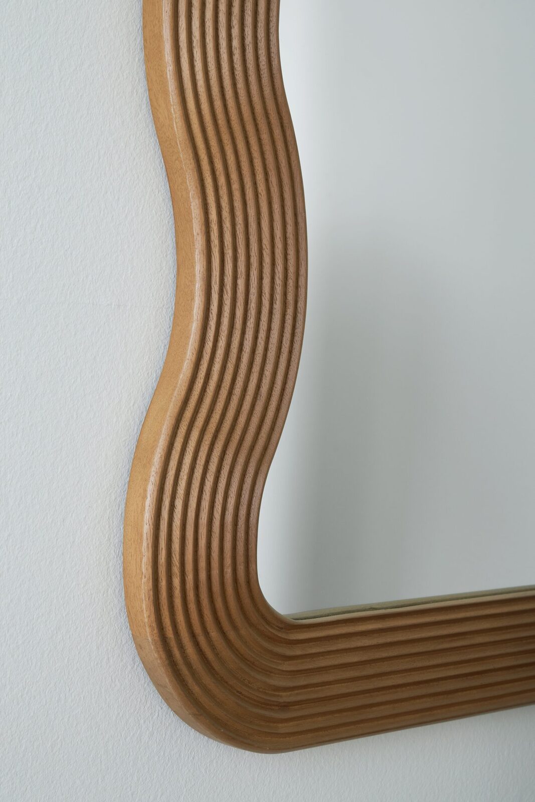 Ellisonville - Floor Mirror - Brown - Image 6