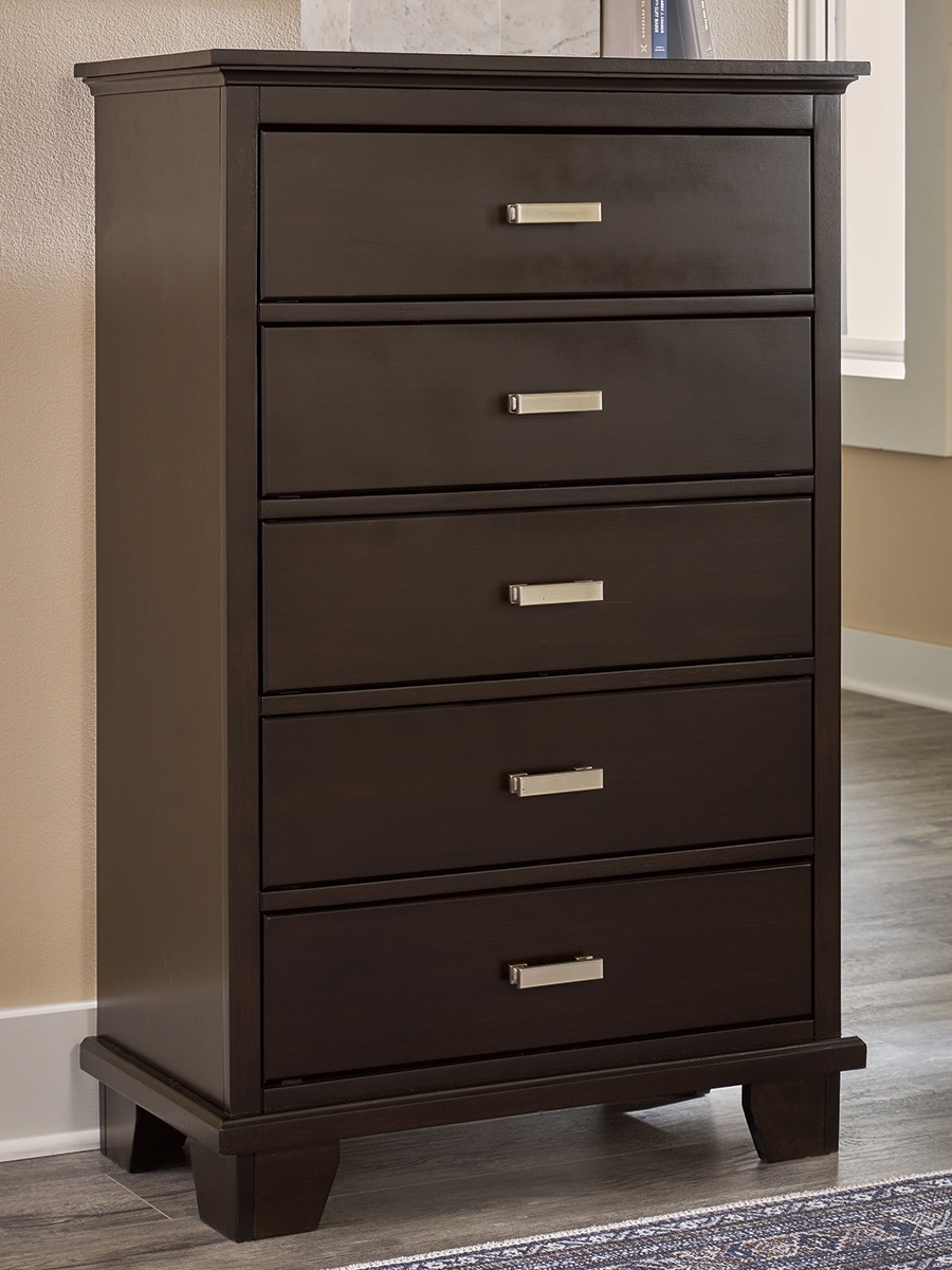 Covetown - Five Drawer Chest - Dark Brown - Image 5