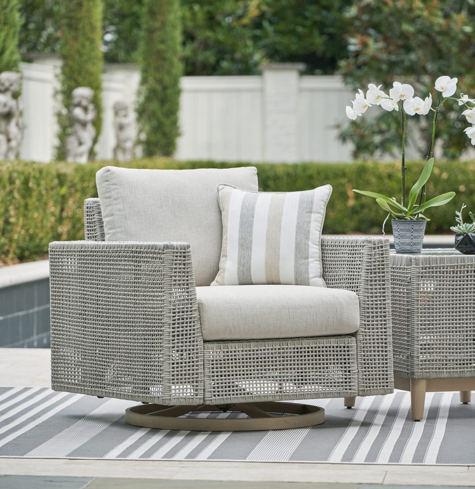 Seton Creek - Swivel Lounge With Cushion - Gray - Image 2