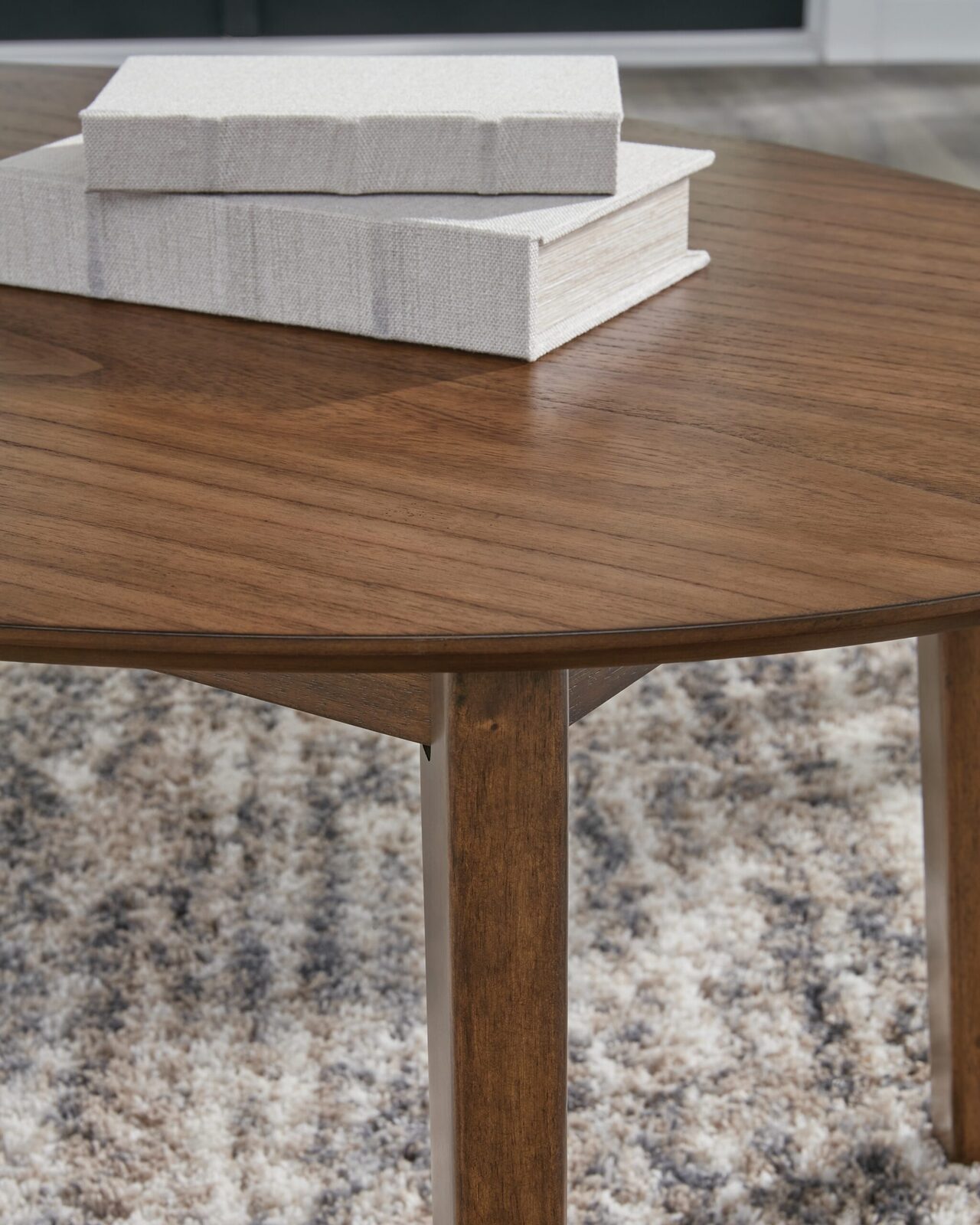 Gordonay - Occasional Table Set (Set of 3) - Brown - Image 4