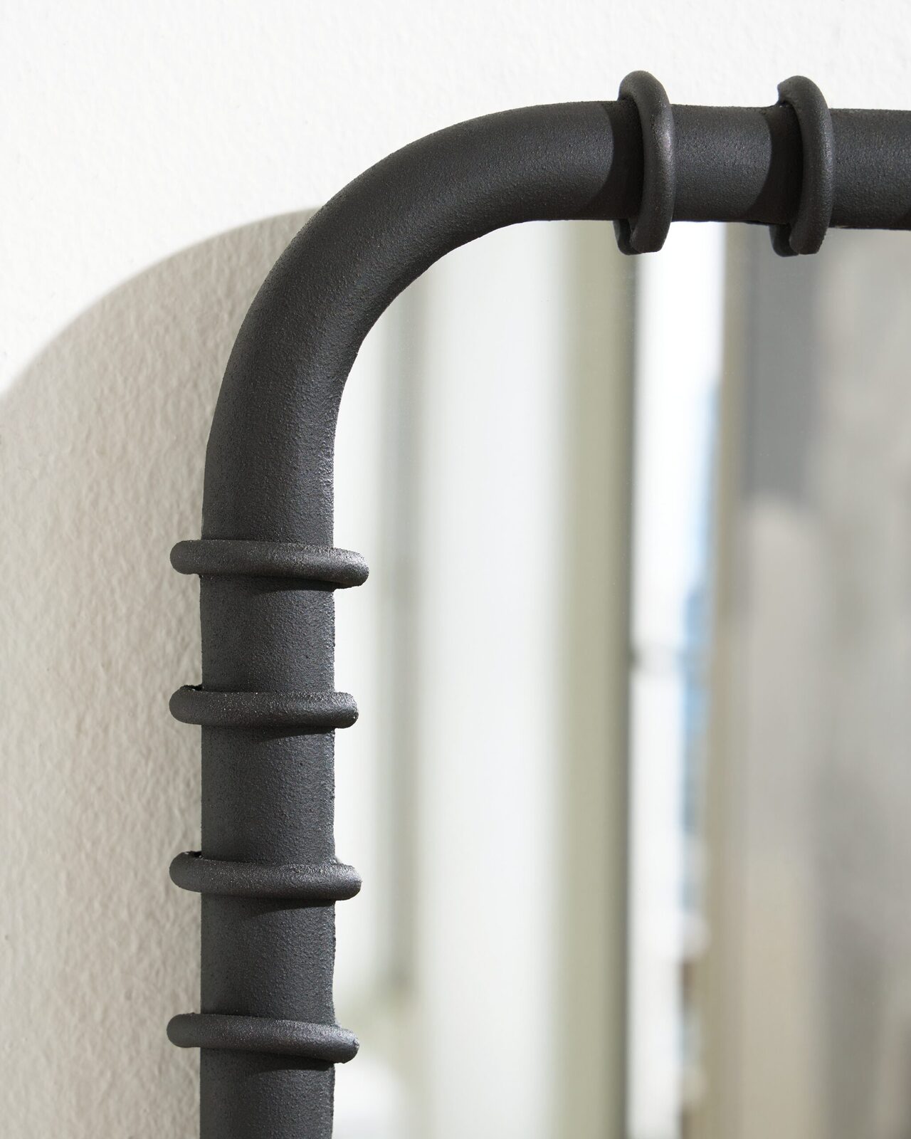 Judlow - Accent Mirror - Black - Image 6