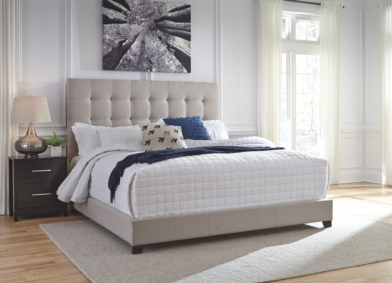 Dolante - Upholstered Bed - Image 6