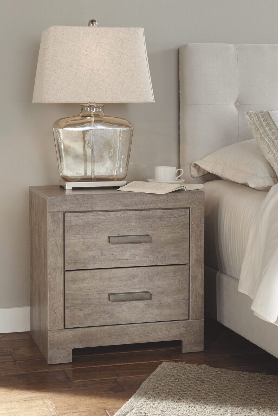 Culverbach - 5 Pc. - Dresser, Mirror, Queen Upholstered Bed, 2 Nightstands - Gray - Image 3