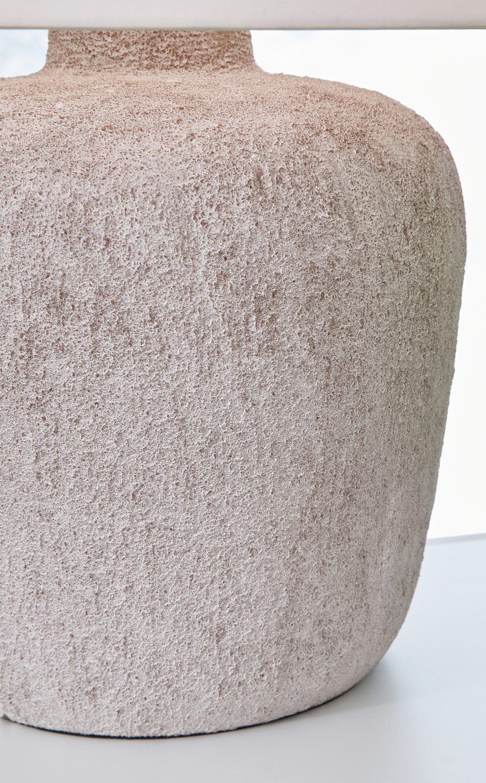 Danry - Metal Table Lamp - Distressed Cream - Image 4