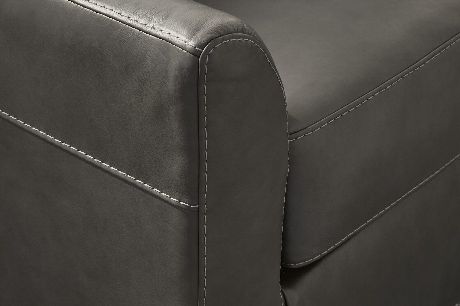 Valderno - 2-Piece Sectional With Raf Corner Chaise - Fog - Image 5
