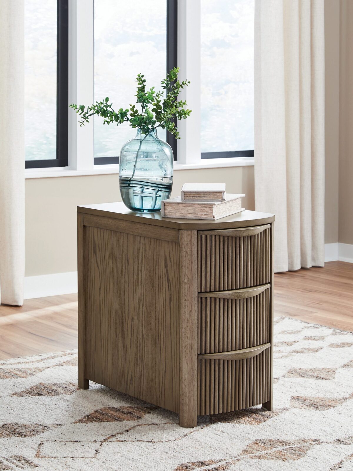 Camdill - Chair Side End Table - Image 12
