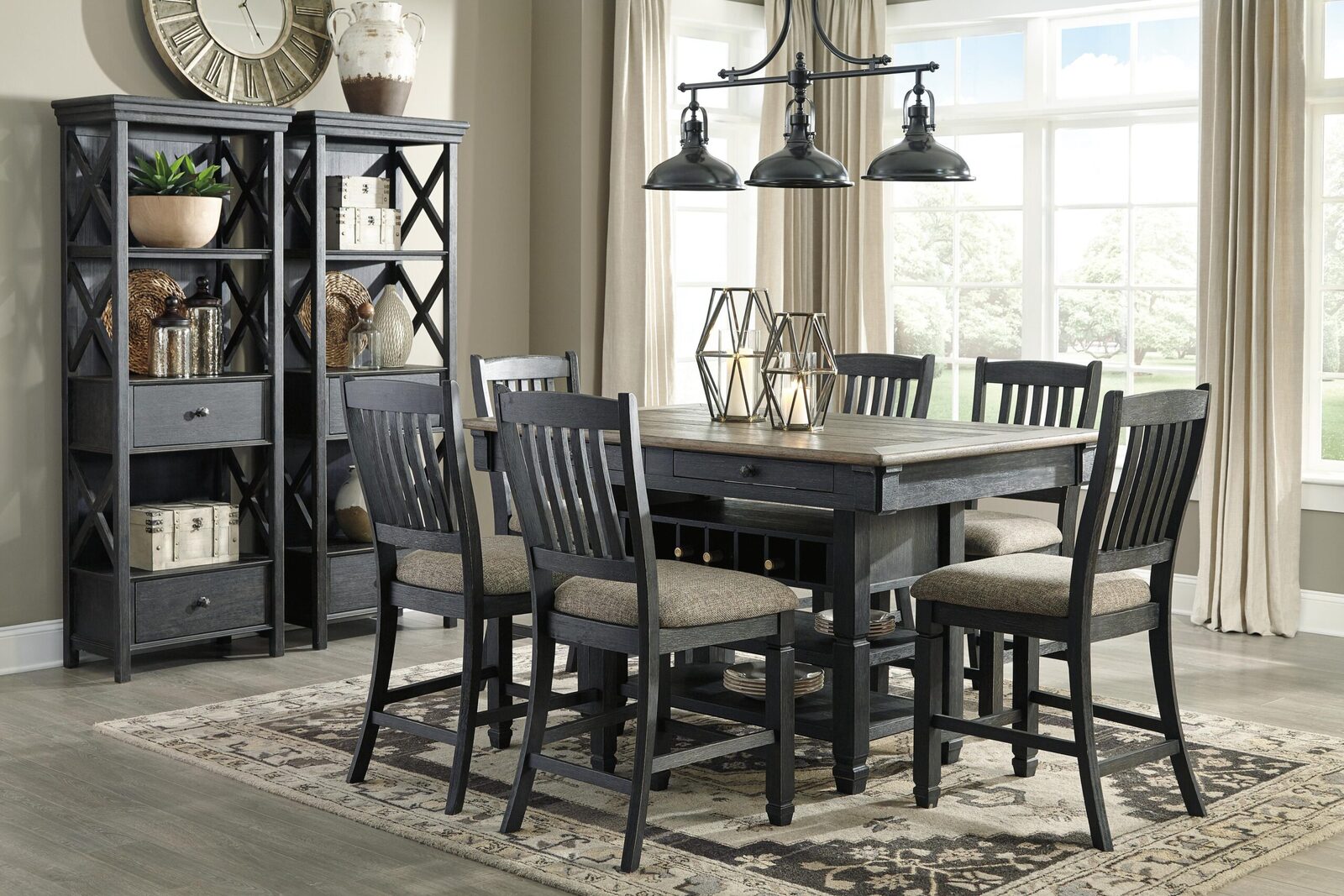 Tyler Creek - Display Cabinet - Image 4