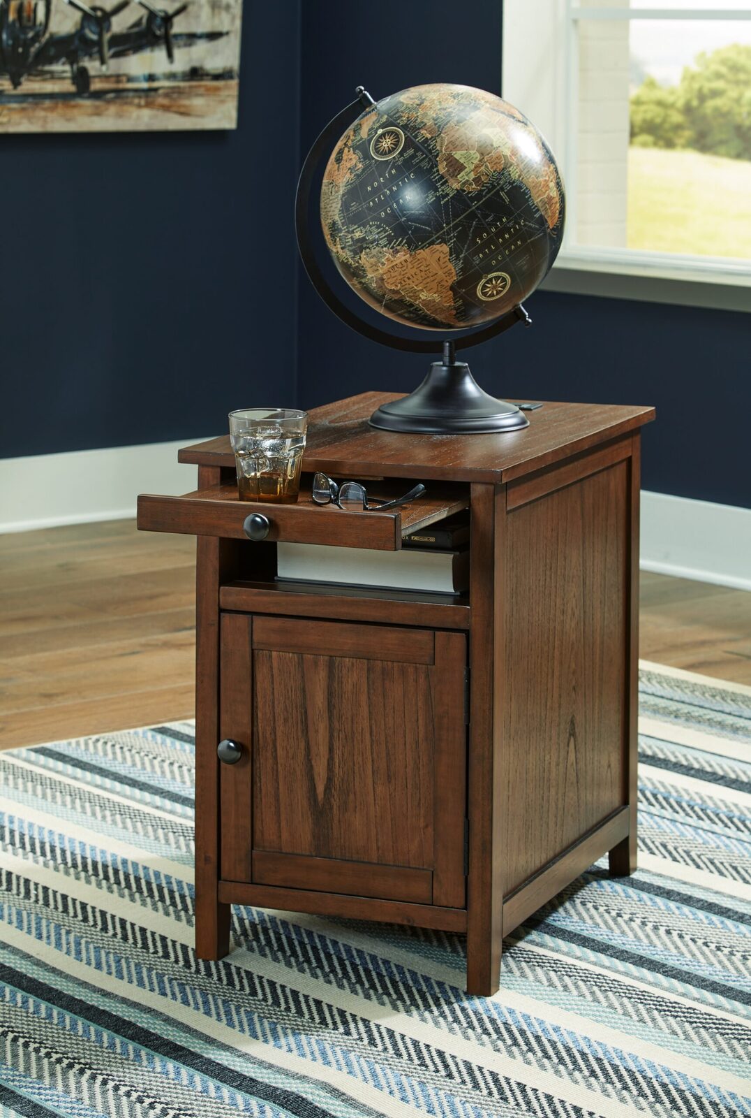 Treytown - Chair Side End Table - Image 32