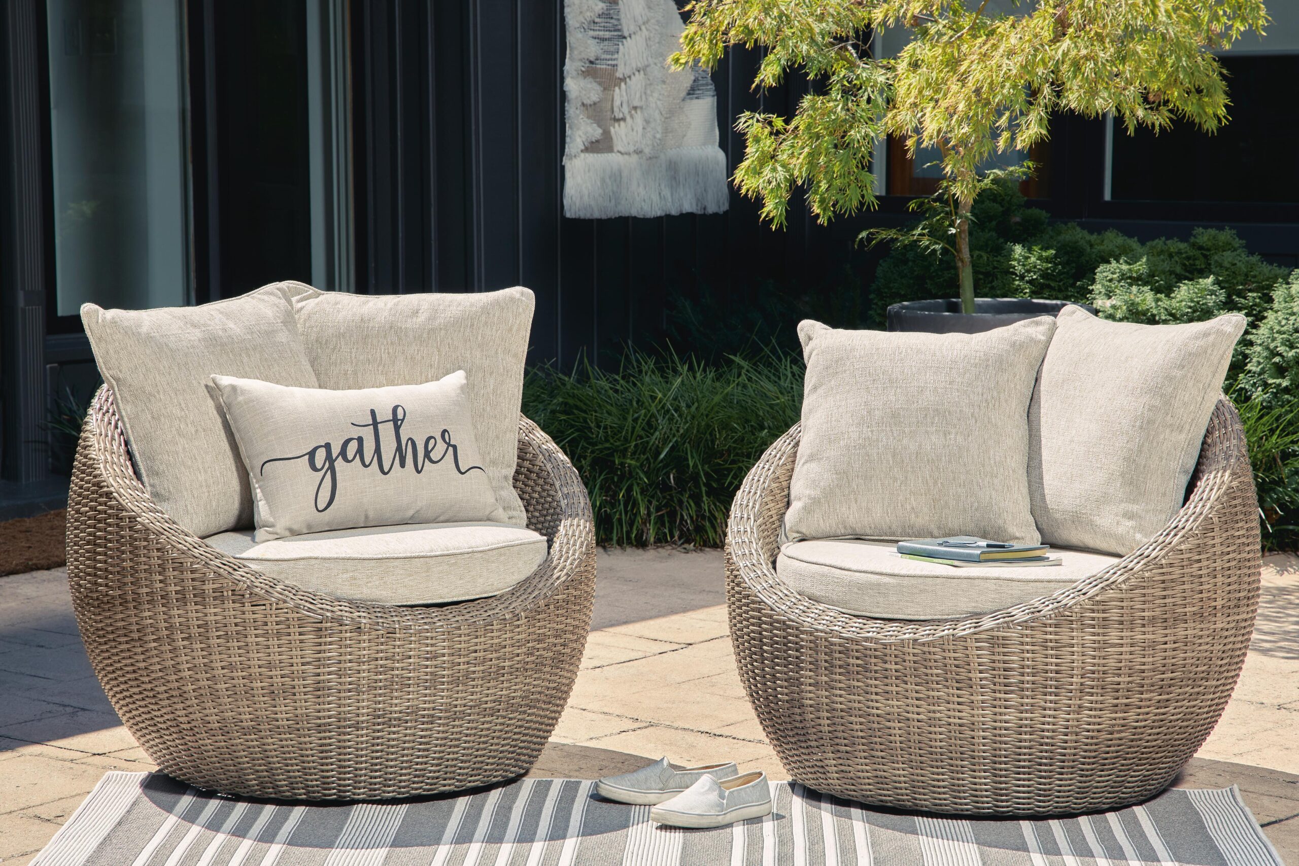 Danson - Swivel Lounge With Cushion - Image 2