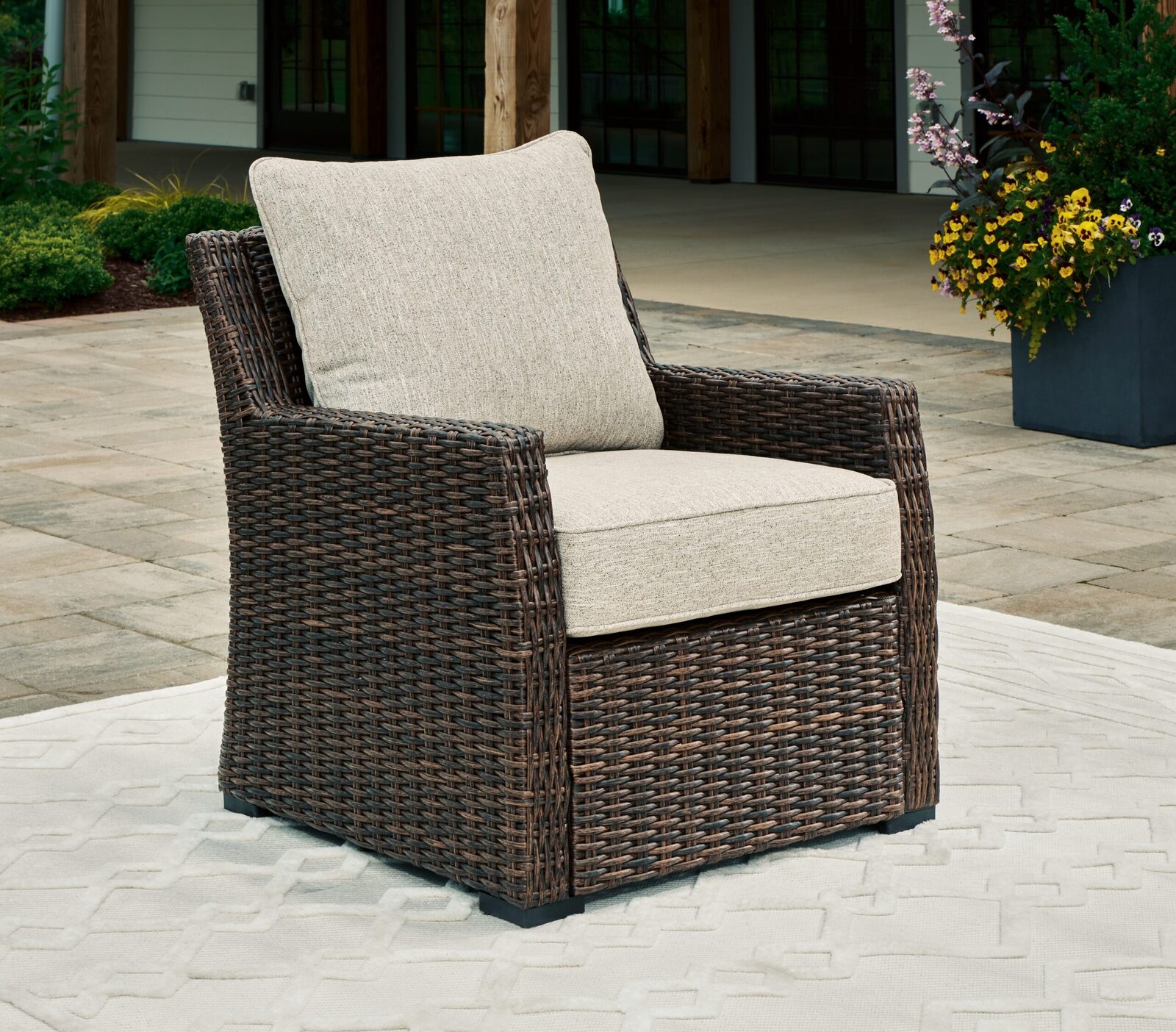 Brook Ranch - Lounge Chair With Cushion - Brown - Image 2