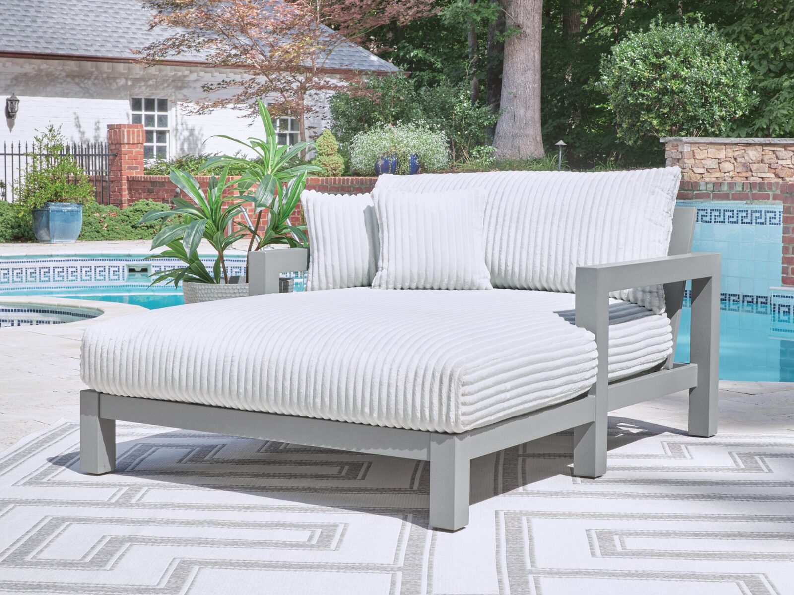 Hurley Park - Chaise Lounge With Cushion - Gray - Image 2