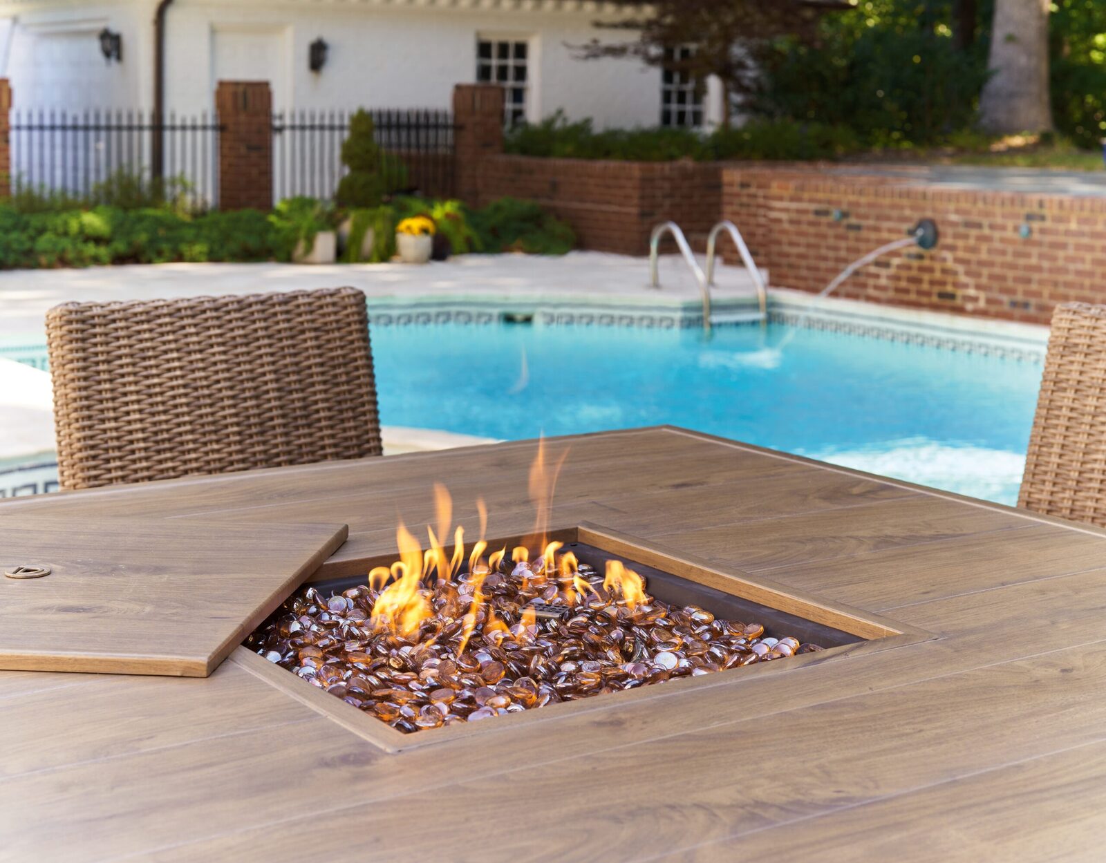 Walton Bridge - 5 Pc. - Square Bar Table W/Fire Pit, 4 Barstools - Driftwood - Image 6