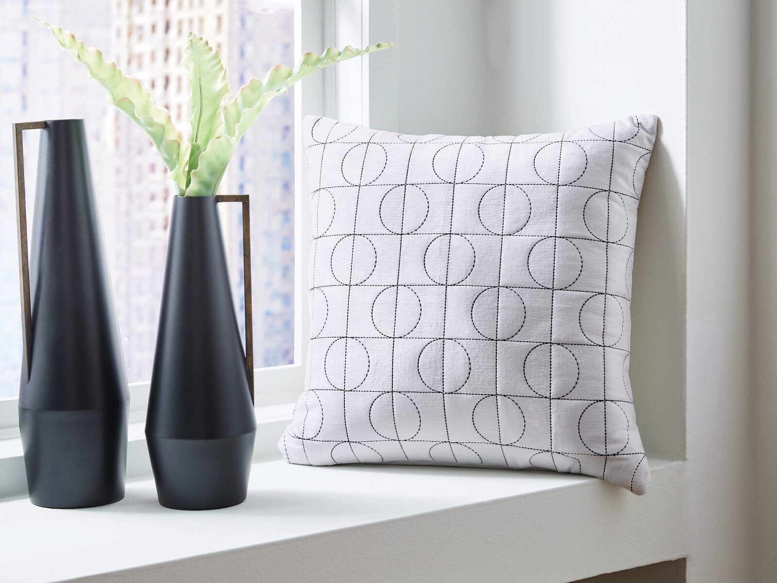 Kydner - Pillow - Image 8