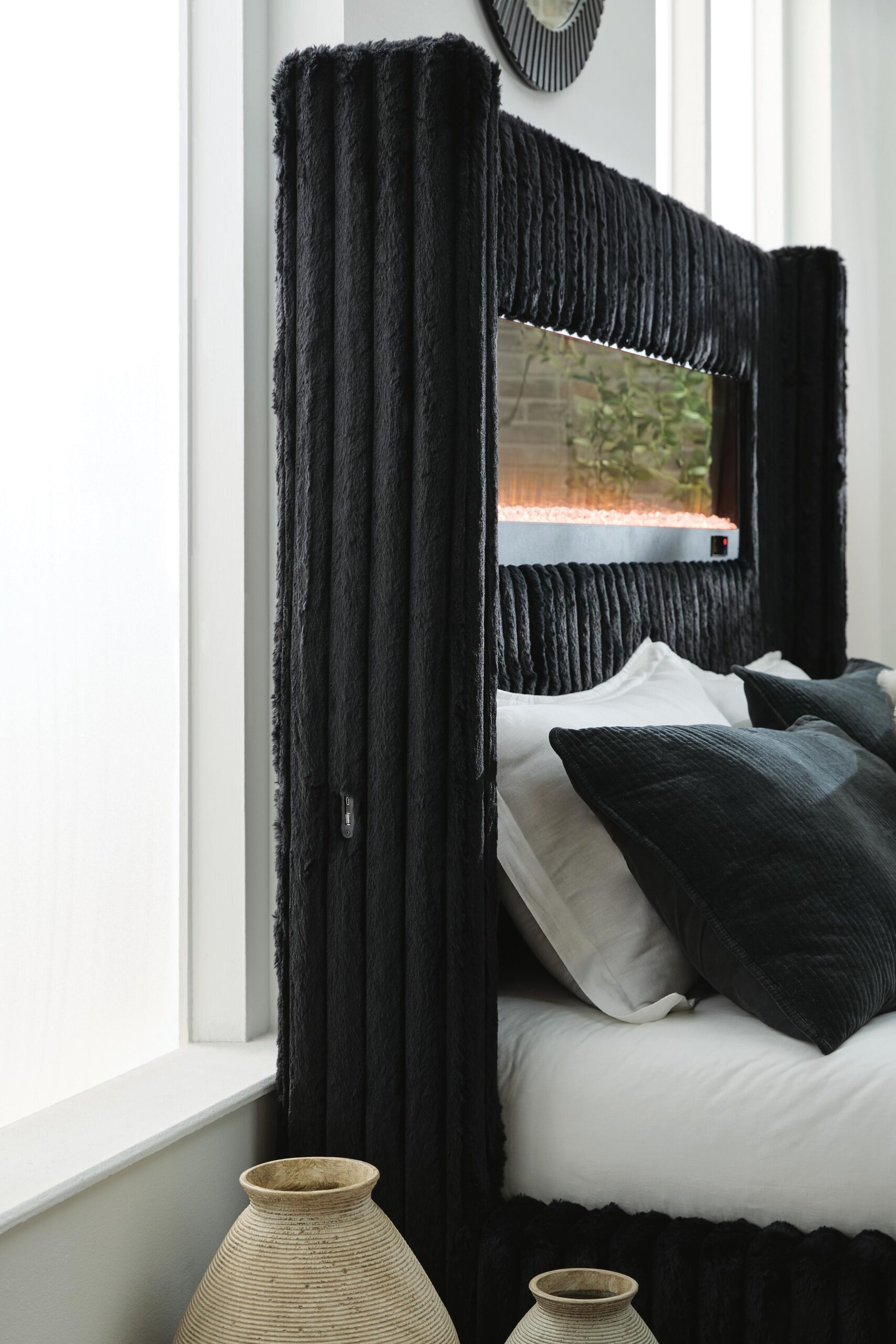 Tayleena - Upholstered Bed With Fireplace And Wireless Audio - Image 14