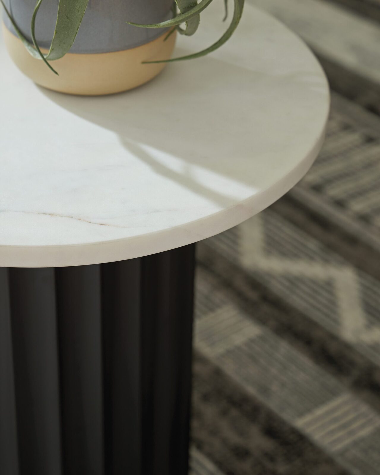 Wainstone - Accent Table - Black / White - Image 3