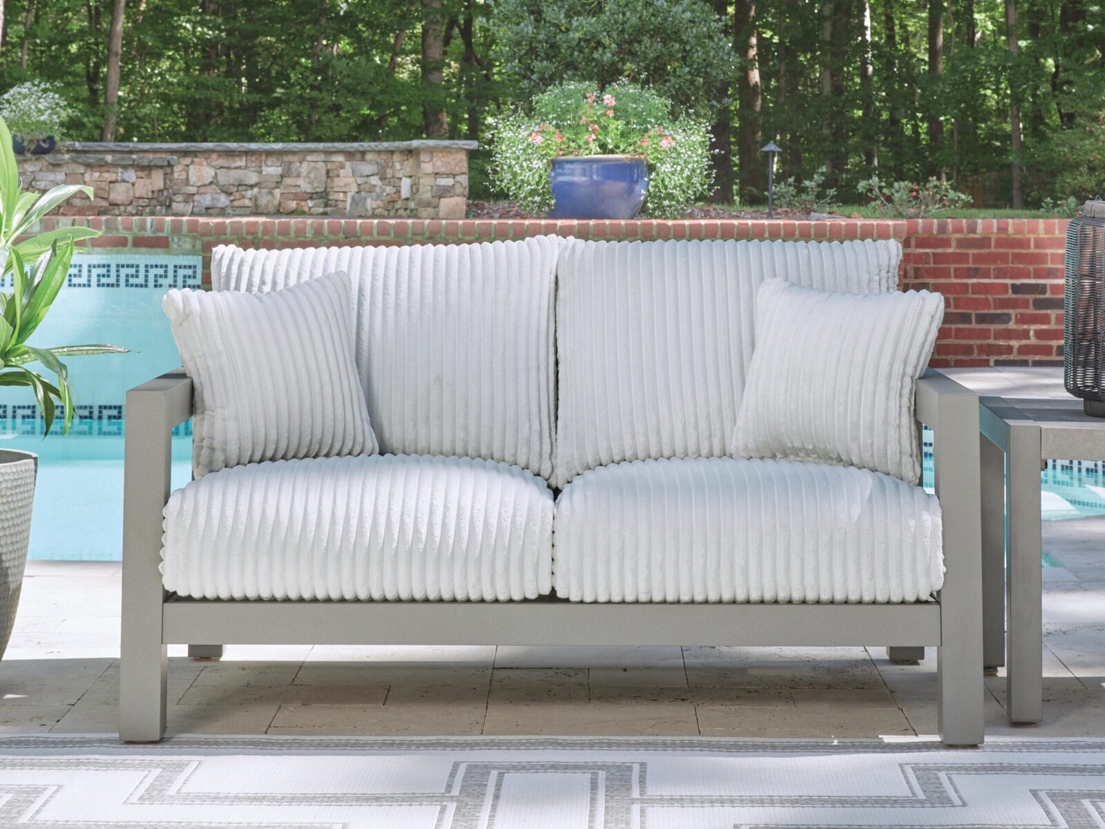 Hurley Park - Loveseat With Cushion - Gray - Image 2