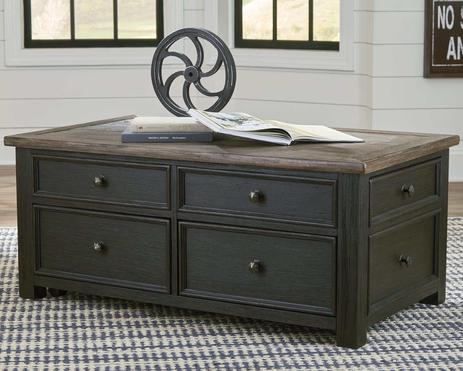 Tyler Creek - Lift Top Cocktail Table - Grayish Brown / Black - Image 2