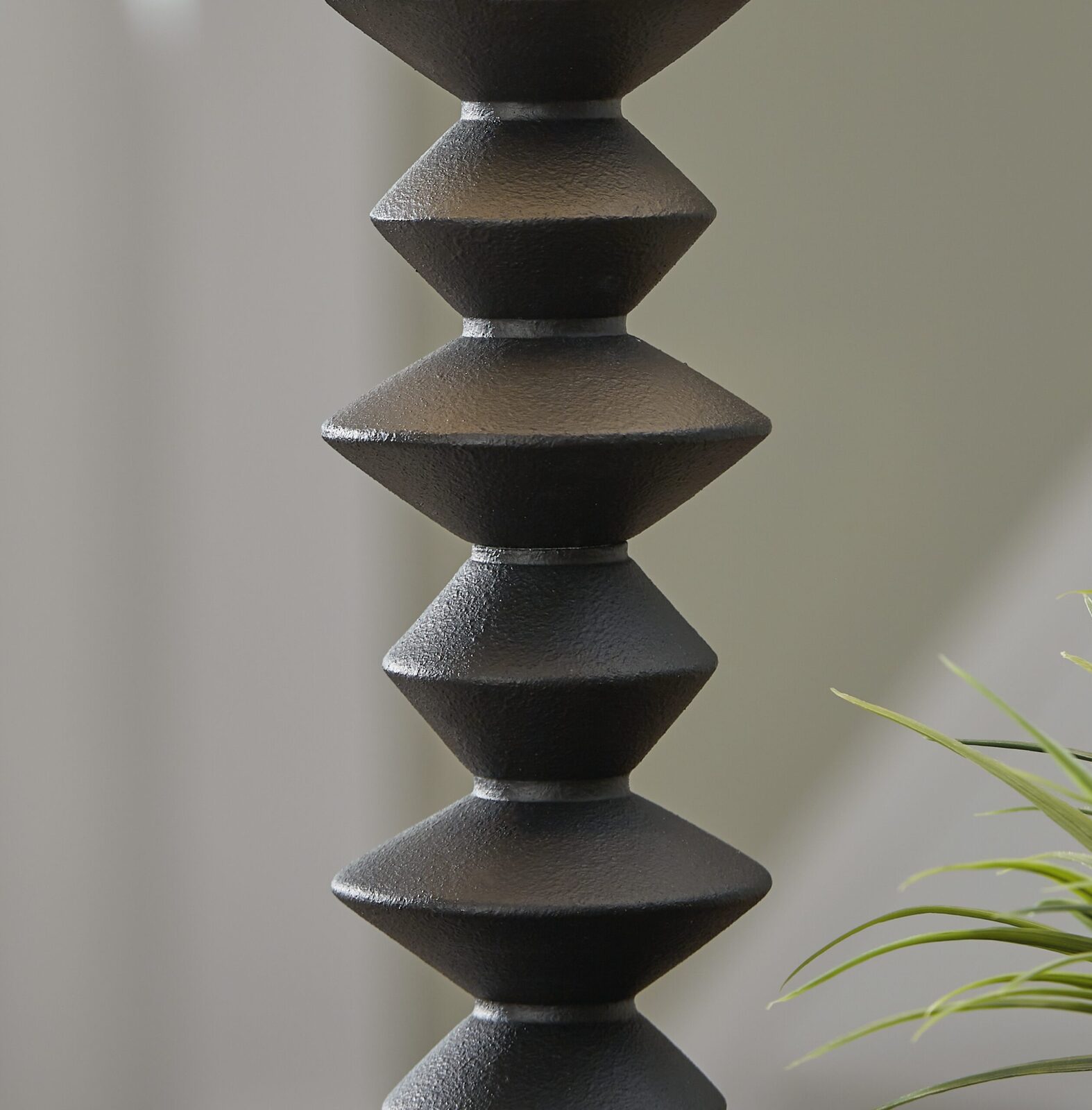 Luanndon - Poly Buffet Lamp - Black - Image 4