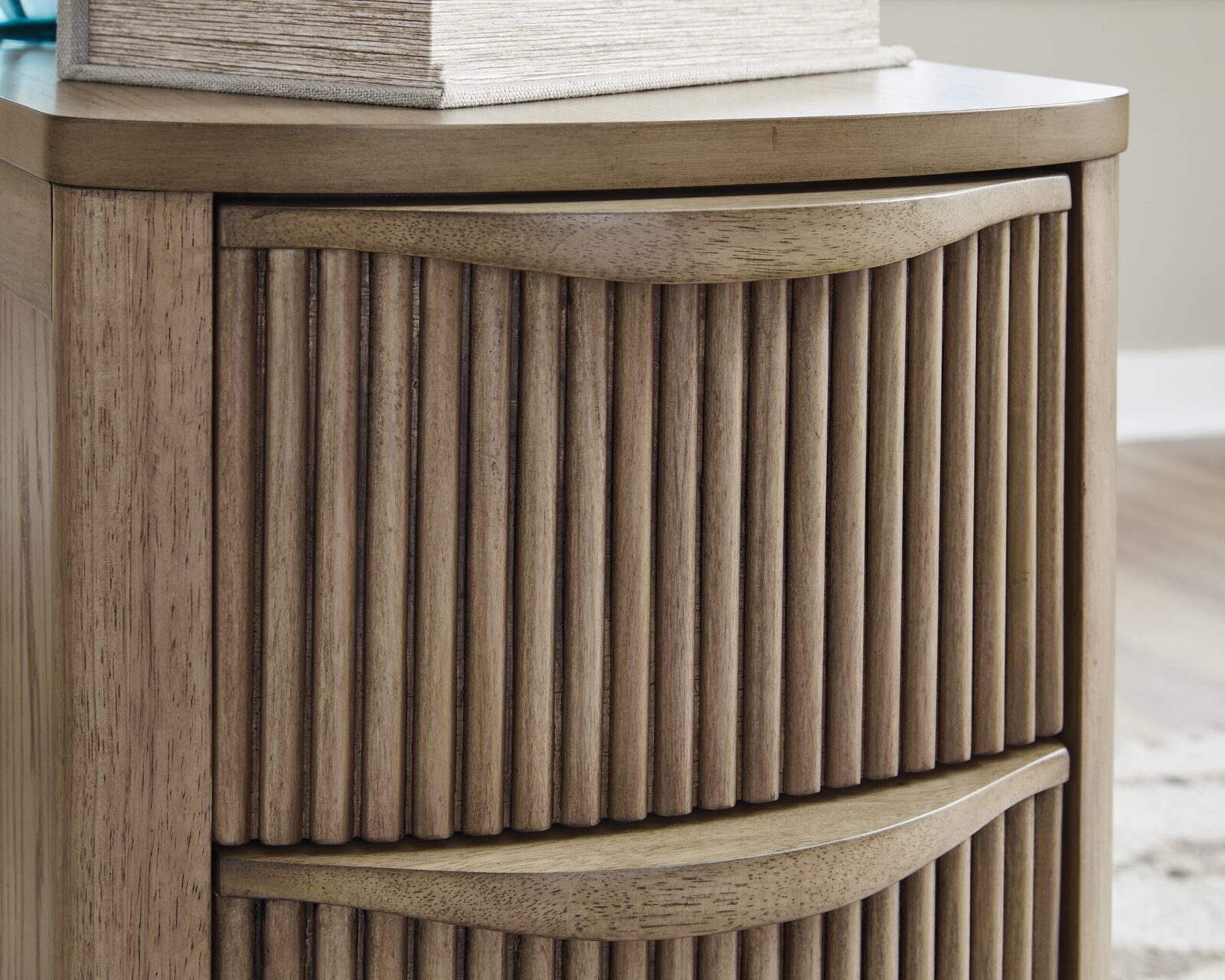 Camdill - Chair Side End Table - Image 17