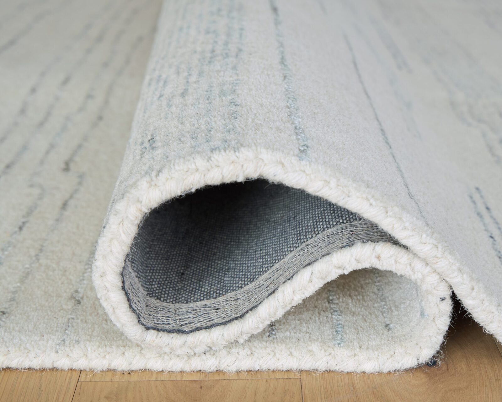 Genemost - Rug - Image 5