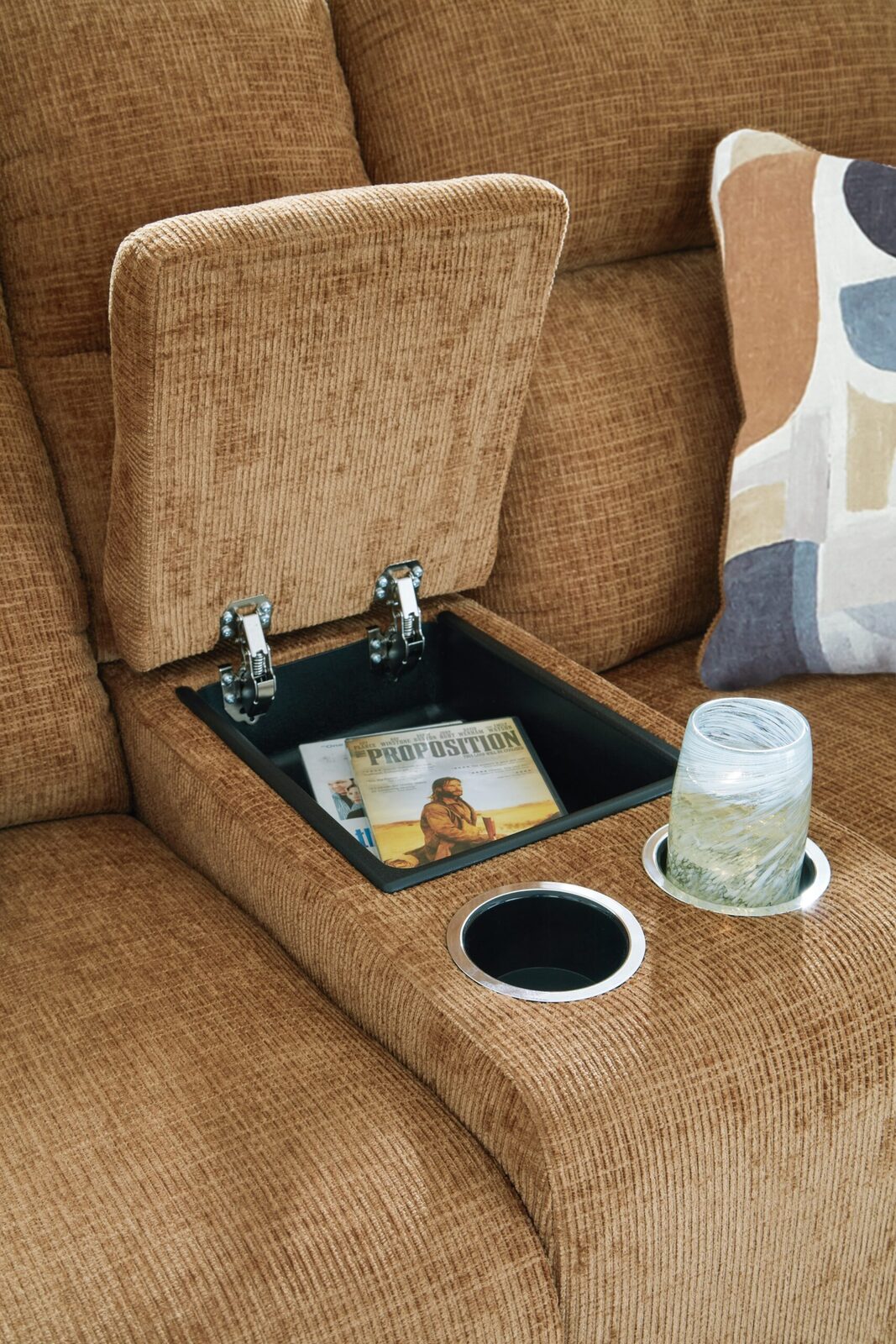 Kanlow - Dbl Reclining Loveseat With Console - Image 7