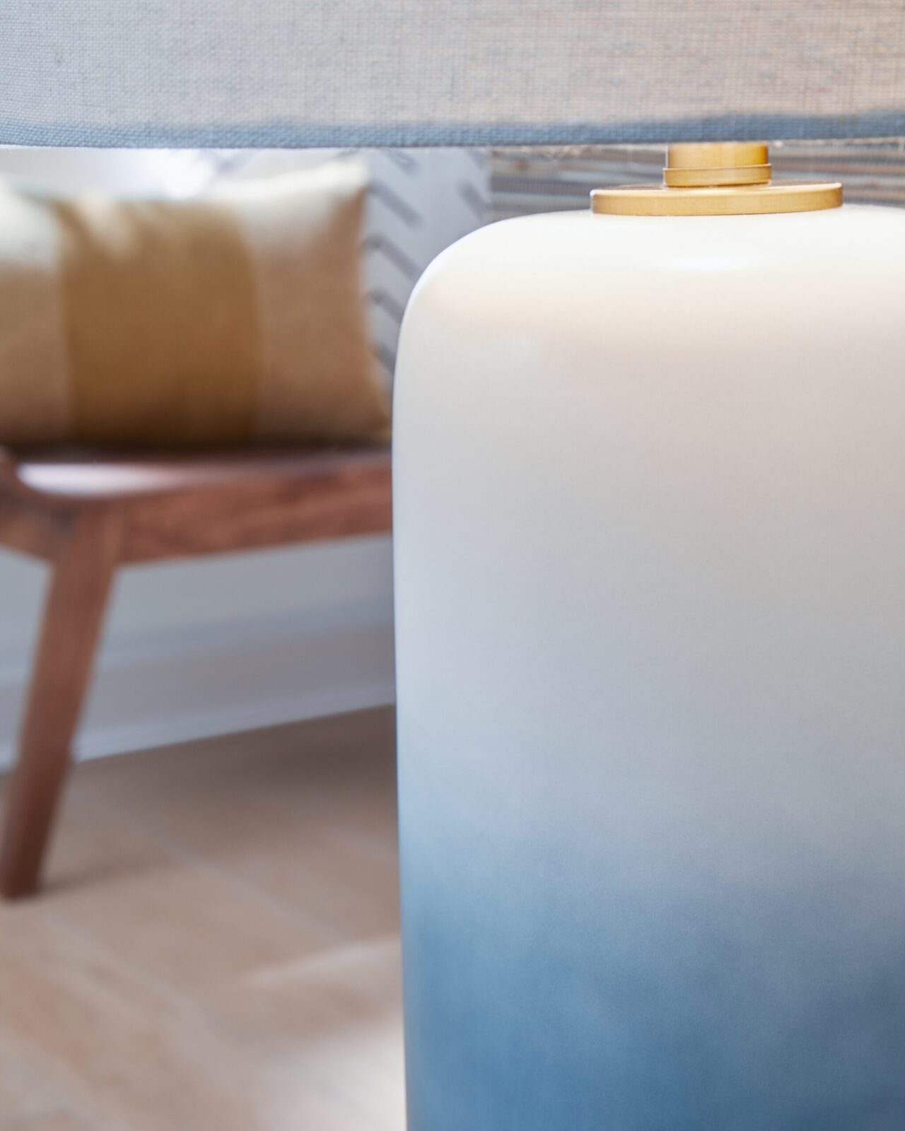 Lemrich - Ceramic Table Lamp - White - Image 4