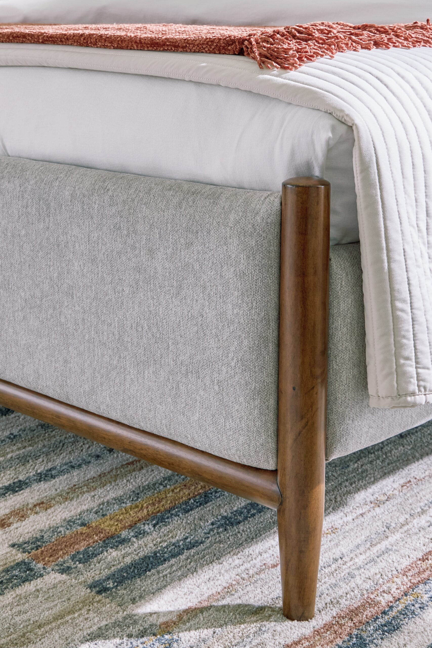 Lyncott - Upholstered Bed - Image 7