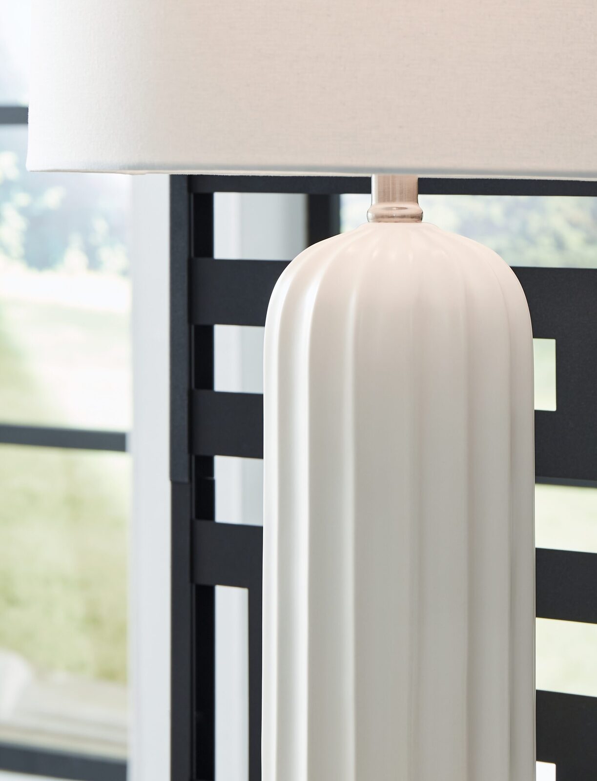Clarkland - Ceramic Table Lamp (Set of 2) - White - Image 4