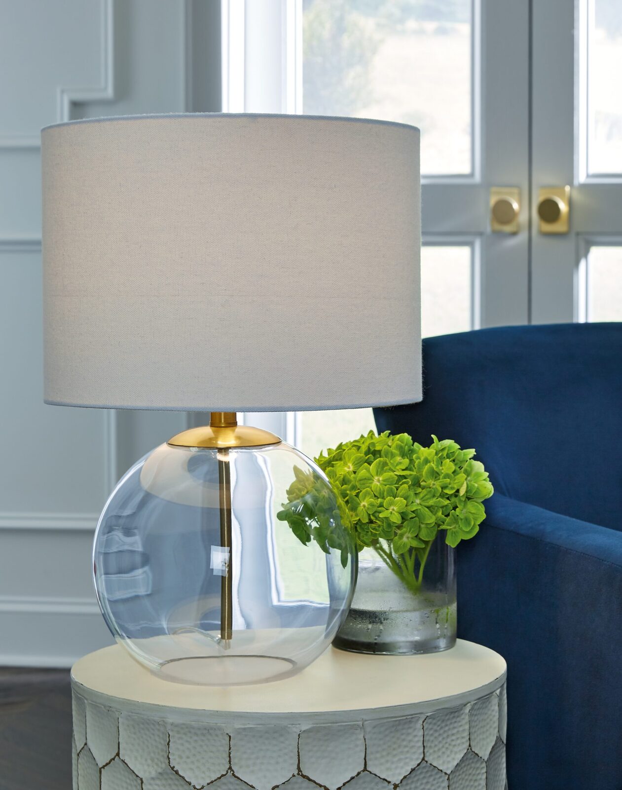 Samder - Glass Table Lamp - White - Image 2