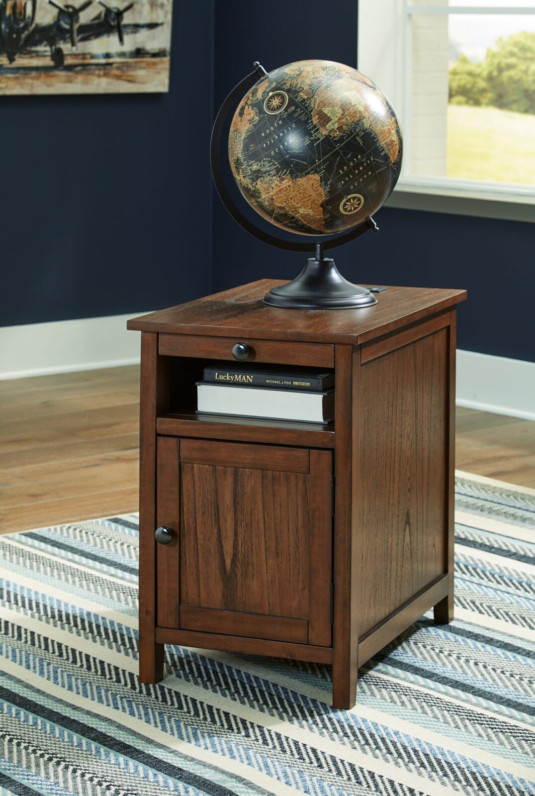 Treytown - Chair Side End Table - Image 27