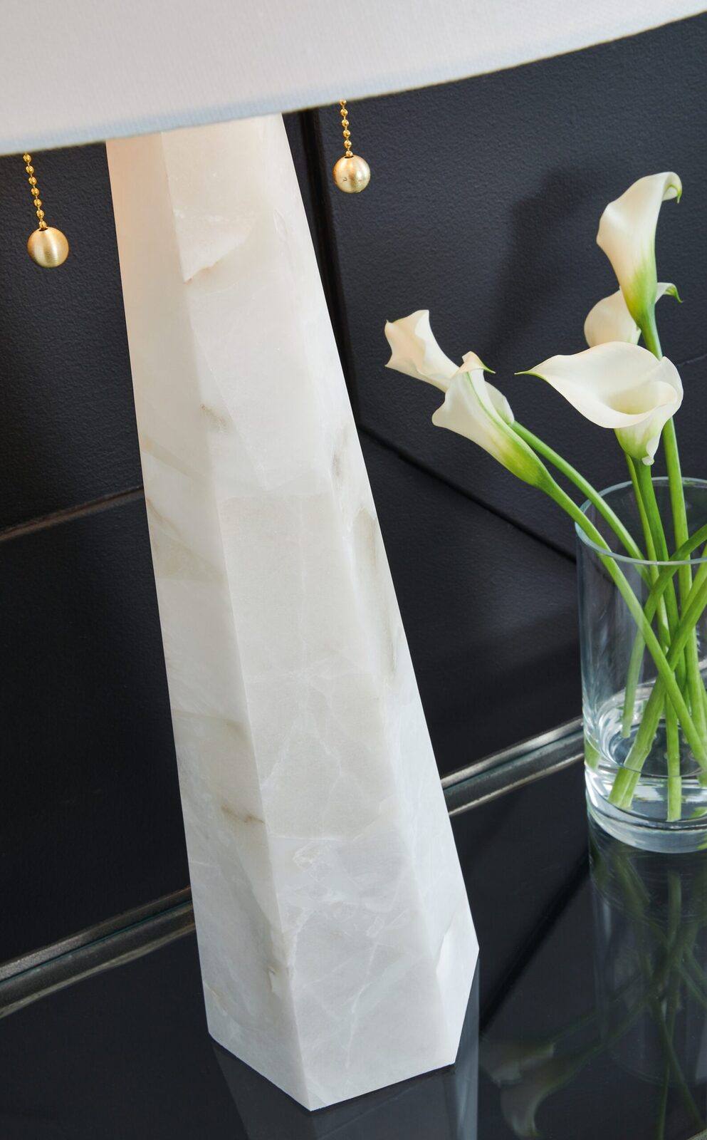 Laurellen - Alabaster Table Lamp - White - Image 4